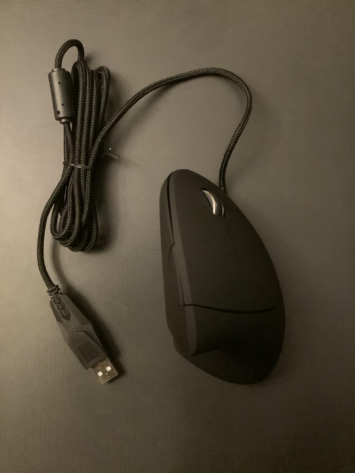 Delton S12 Ergonomic Vertical Wired Mouse, 6 Buttons, 3 Adjustable DPI Levels (800/1200/1600) & 3D Scroll Wheel, Compatible for PC, Laptop, Mac, Chromebook - Black Customer Review Delton S12 Ergonomic Vertical Wired Mouse, 6 Buttons, 3 Adjustable DPI Levels (800/1200/1600) & 3D Scroll Wheel, Compatible for PC, Laptop, Mac, Chromebook - Black - Customer Photo 1
