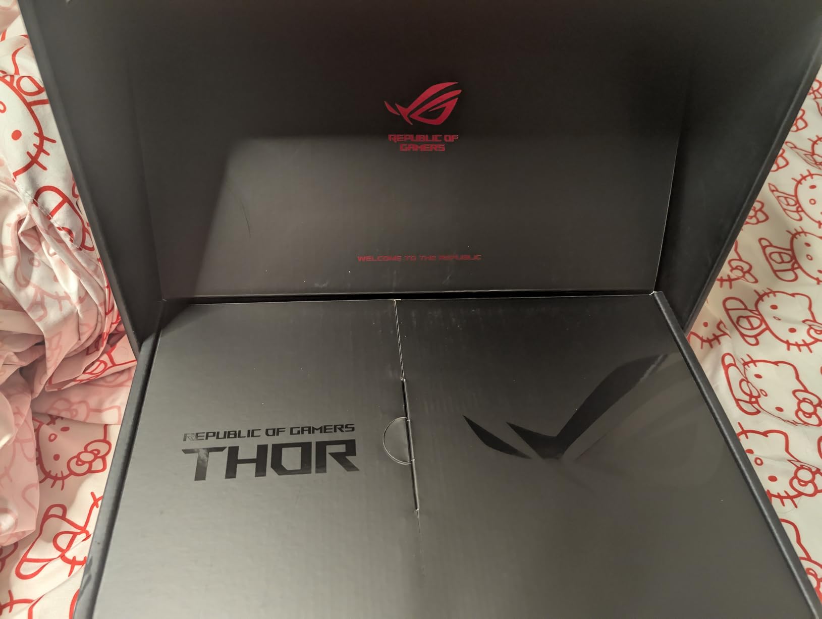 ASUS ROG Loki SFX-L 750W Platinum (Fully Modular Power Supply, 80+ Platinum, Lambda A Certified, 120mm PWM ARGB Fan, Aura Sync, ATX 3.0 Compatible, PCIe 5.0 Ready, 10 Year Warranty) - Customer Photo 3