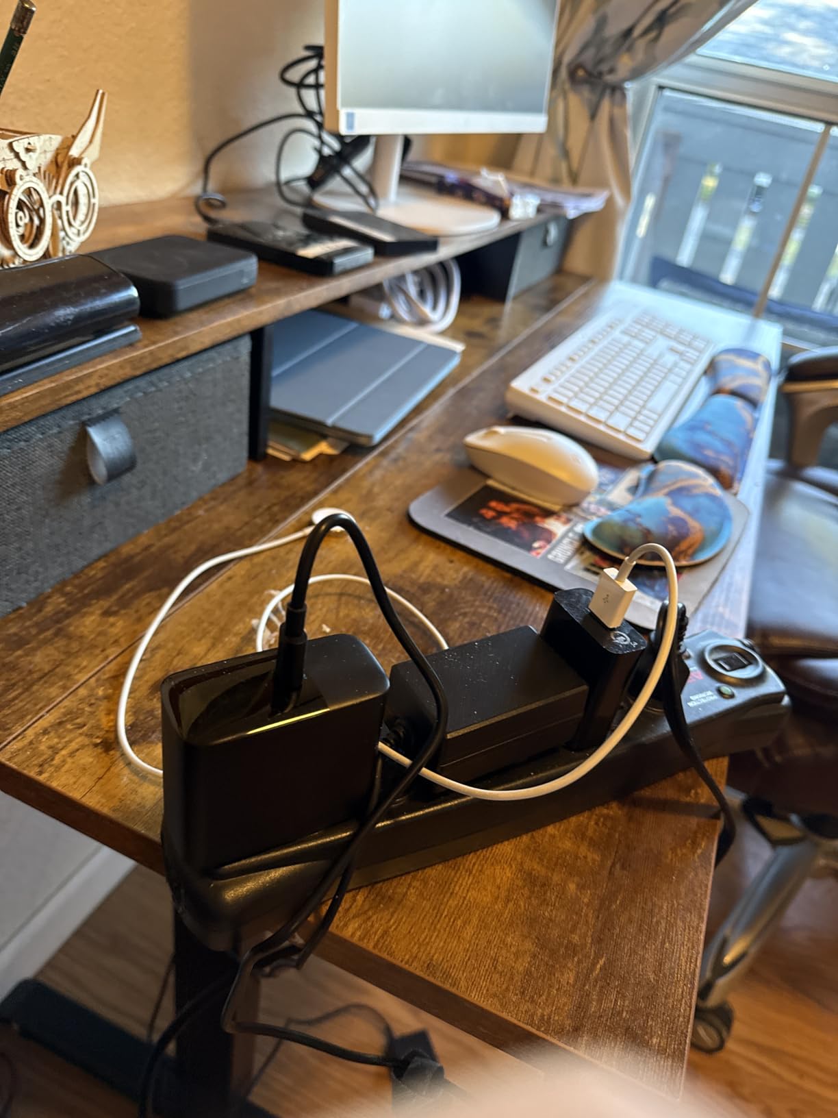 Anker MacBook Charger, Compact and Foldable 100W USB C Charger for MacBook Air, Samsung Galaxy, iPhone 17/16 Series, iPad Pro, and More, 5FT USB C Cable Included - Customer Photo 1