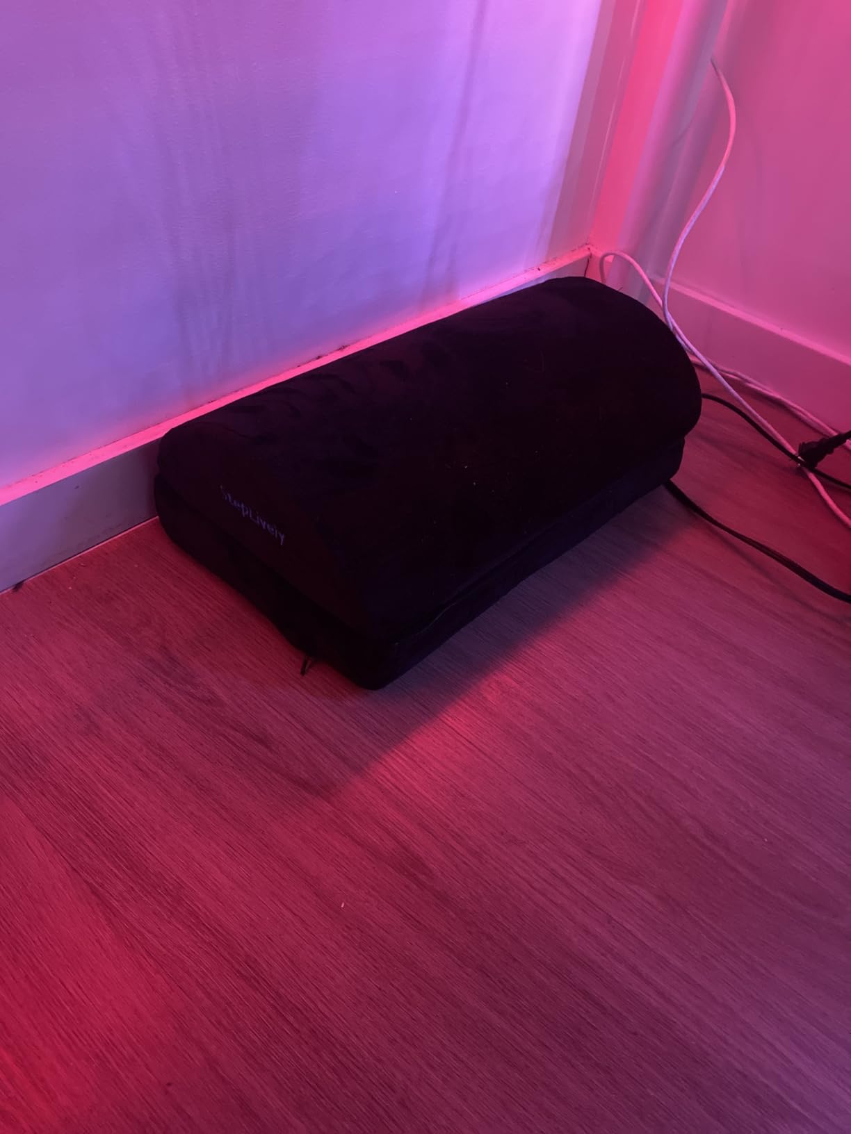 StepLively Foot Rest for Under Desk at Work, Comfortable Foot Stool with 2 Adjustable Heights, Footrest with Washable Cover, for Back & Hip Pain Relief, Suitable for Office, Home and Car (Black) Customer Review StepLively Foot Rest for Under Desk at Work, Comfortable Foot Stool with 2 Adjustable Heights, Footrest with Washable Cover, for Back & Hip Pain Relief, Suitable for Office, Home and Car (Black) - Customer Photo 1