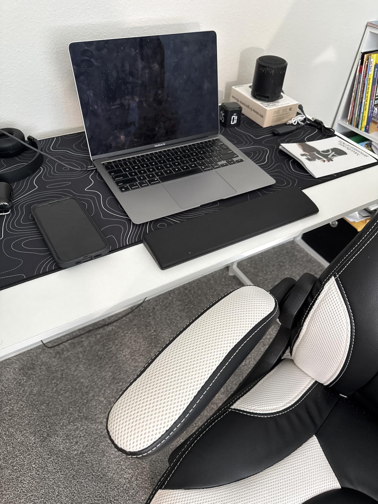 MEKASS Keyboard Wrist Rest, Soft Memory Foam Wrist Support for Keyboard, Keyboard Hand Rest Pad for Wrist Pain Relief, Keyboard Wrist Guard for Long Hours of Work, Gaming, Studying（Classic Black） - Customer Photo 1