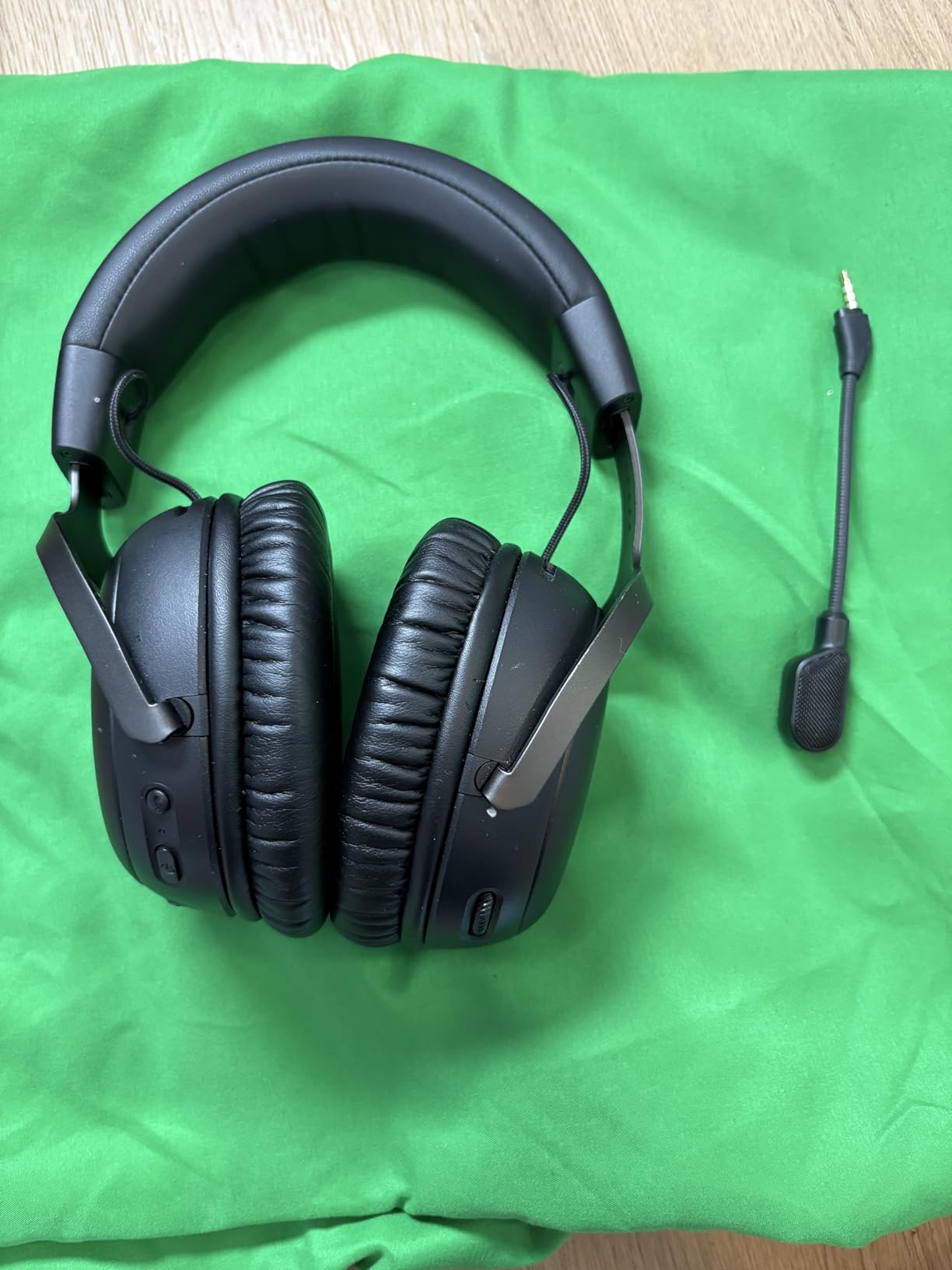 HyperX Cloud III – Wired Gaming Headset, PC, PS5, Xbox Series X|S, Angled 53mm Drivers, DTS Spatial Audio, Memory Foam, Durable Frame, Ultra-Clear 10mm Mic, USB-C, USB-A, 3.5mm – Black Customer Review HyperX Cloud III – Wired Gaming Headset, PC, PS5, Xbox Series X|S, Angled 53mm Drivers, DTS Spatial Audio, Memory Foam, Durable Frame, Ultra-Clear 10mm Mic, USB-C, USB-A, 3.5mm – Black - Customer Photo 2