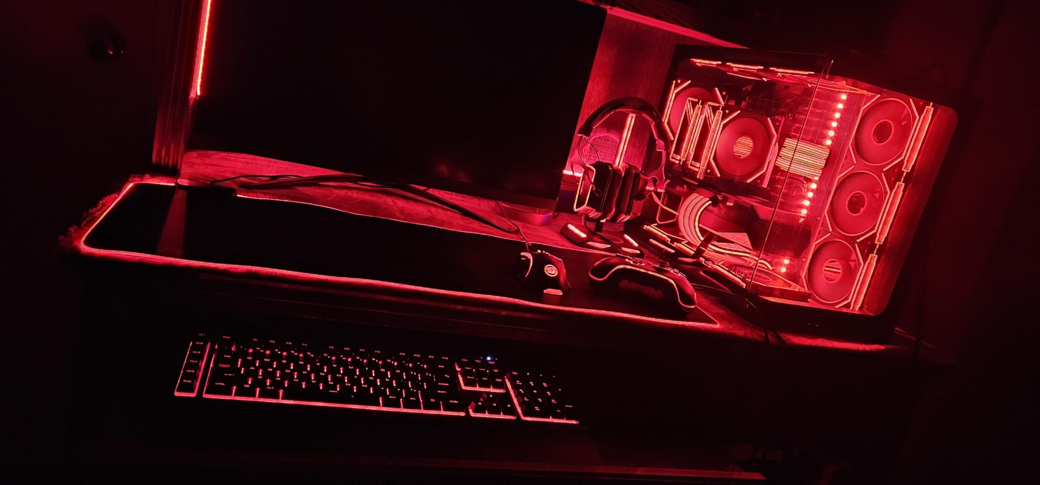New Bee RGB Headphone Stand with 2 USB-C & 1 USB Charging Ports, Desk Gaming Headset Holder with 7 Light Modes and Non-Slip Rubber Base Suitable for All Earphone Accessories - Customer Photo 2