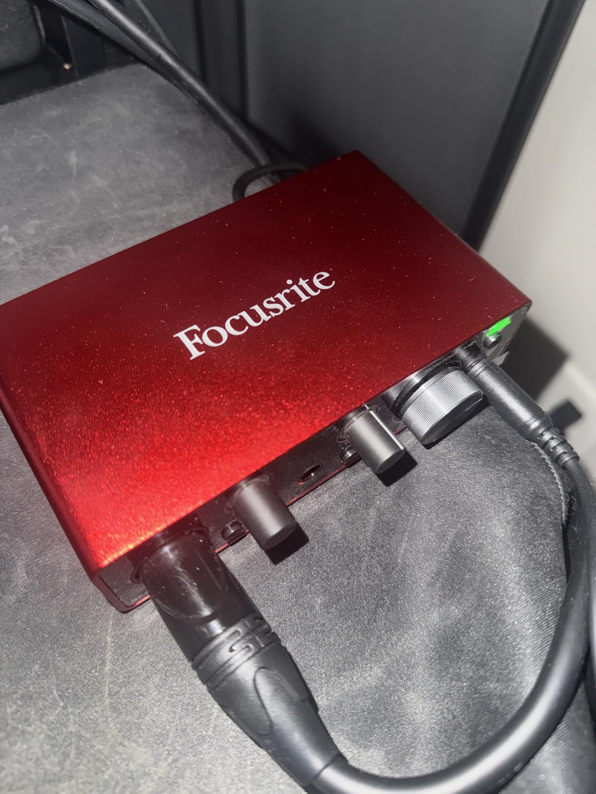 Focusrite Scarlett 2i2 4th Gen USB Audio Interface for Recording, Songwriting, Streaming and Podcasting — High-Fidelity, Studio Quality Recording, and All the Software You Need to Record Customer Review Focusrite Scarlett 2i2 4th Gen USB Audio Interface for Recording, Songwriting, Streaming and Podcasting — High-Fidelity, Studio Quality Recording, and All the Software You Need to Record - Customer Photo 4
