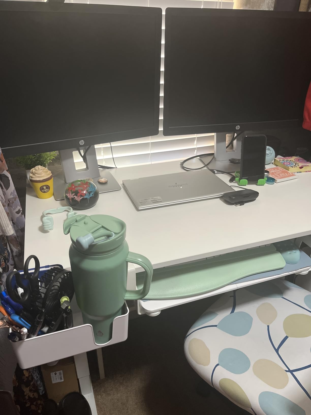 KDD 4-in-1 Desk Organizer - Under Desk Cup Holder and Headphone Hanger with 2 Wire Holes - Rotating Hanger and Detachable Storage for Cup, Phone and Pen (White) Customer Review KDD 4-in-1 Desk Organizer - Under Desk Cup Holder and Headphone Hanger with 2 Wire Holes - Rotating Hanger and Detachable Storage for Cup, Phone and Pen (White) - Customer Photo 5