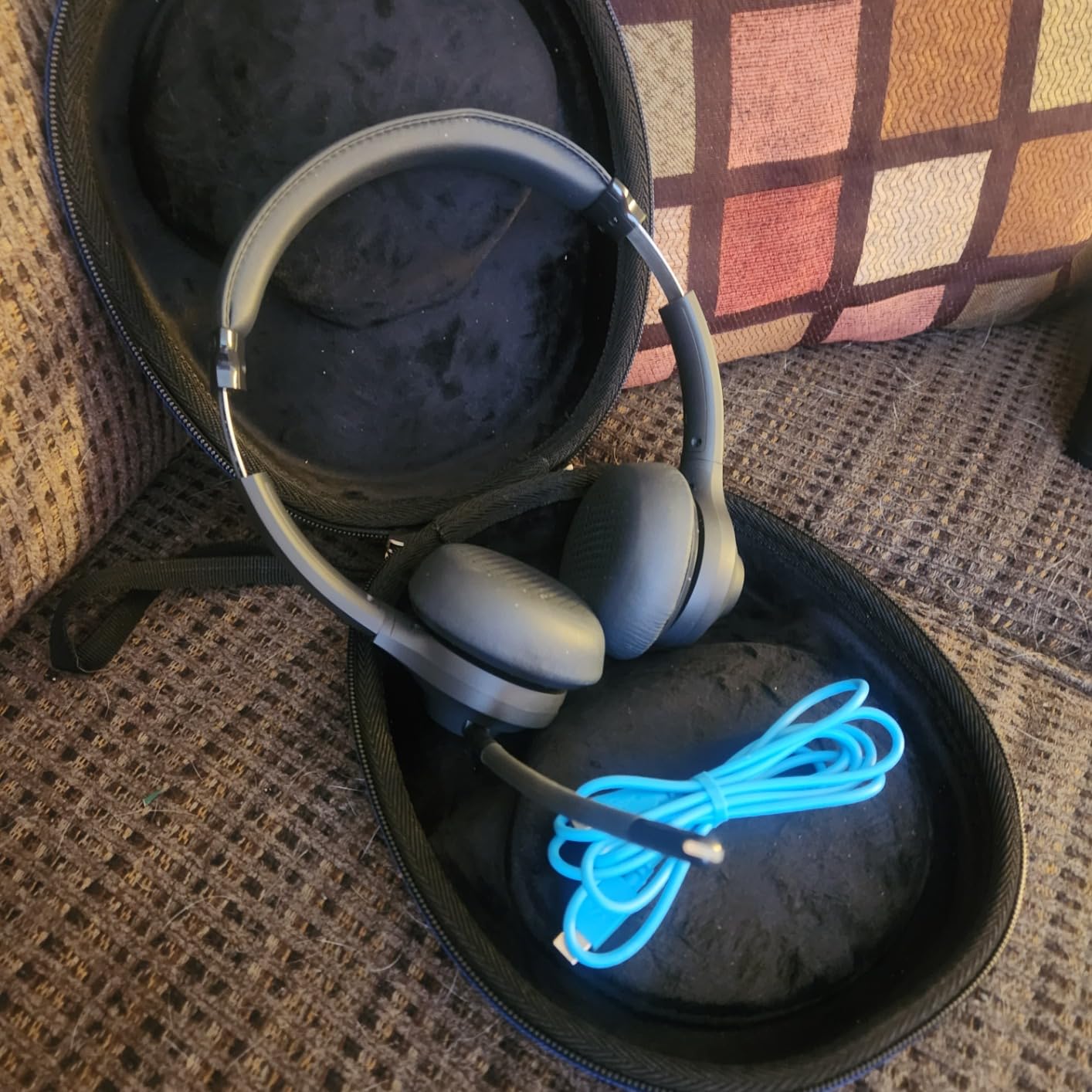 JLab Go Work Gen 2 Wireless Headsets with Microphone - 55+ Playtime PC Bluetooth Headset and Multipoint Connect to Laptop Computer and Mobile - Wired or Wireless (Bluetooth or USB Dongle) Headphones - Customer Photo 4