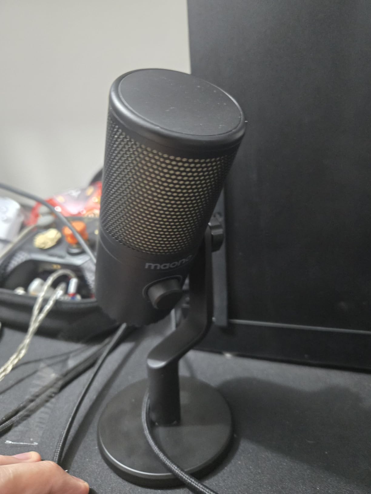 MAONO Gaming USB Microphone with Software, Metal Programmable RGB Mic for Recording, Streaming, Podcast, PS5, PS4, PC, Computer, DM30 RGB - Customer Photo 1