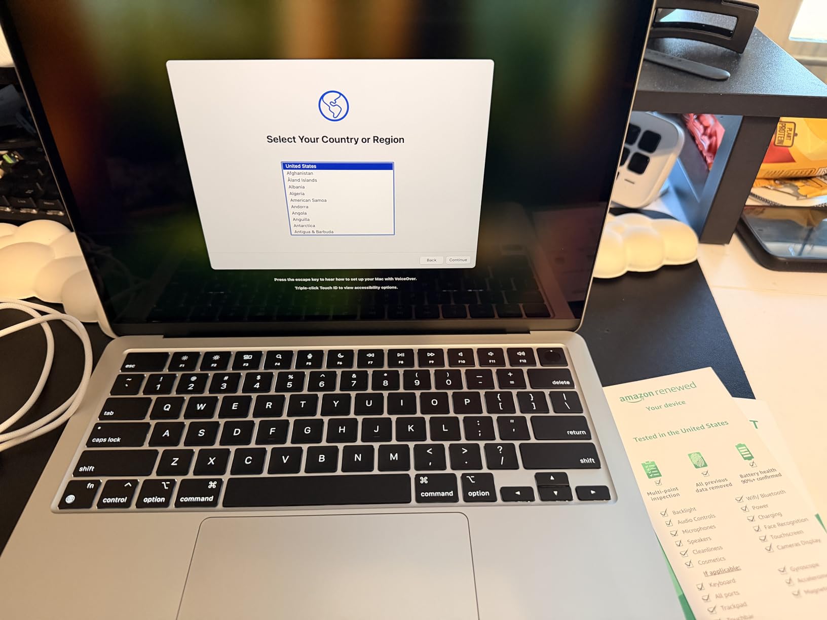 Apple 2022 MacBook Air with Apple M2 Chip (13-inch, 8GB RAM, 256GB SSD Storage) Midnight (Renewed Premium) Customer Review Apple 2022 MacBook Air with Apple M2 Chip (13-inch, 8GB RAM, 256GB SSD Storage) Midnight (Renewed Premium) - Customer Photo 1