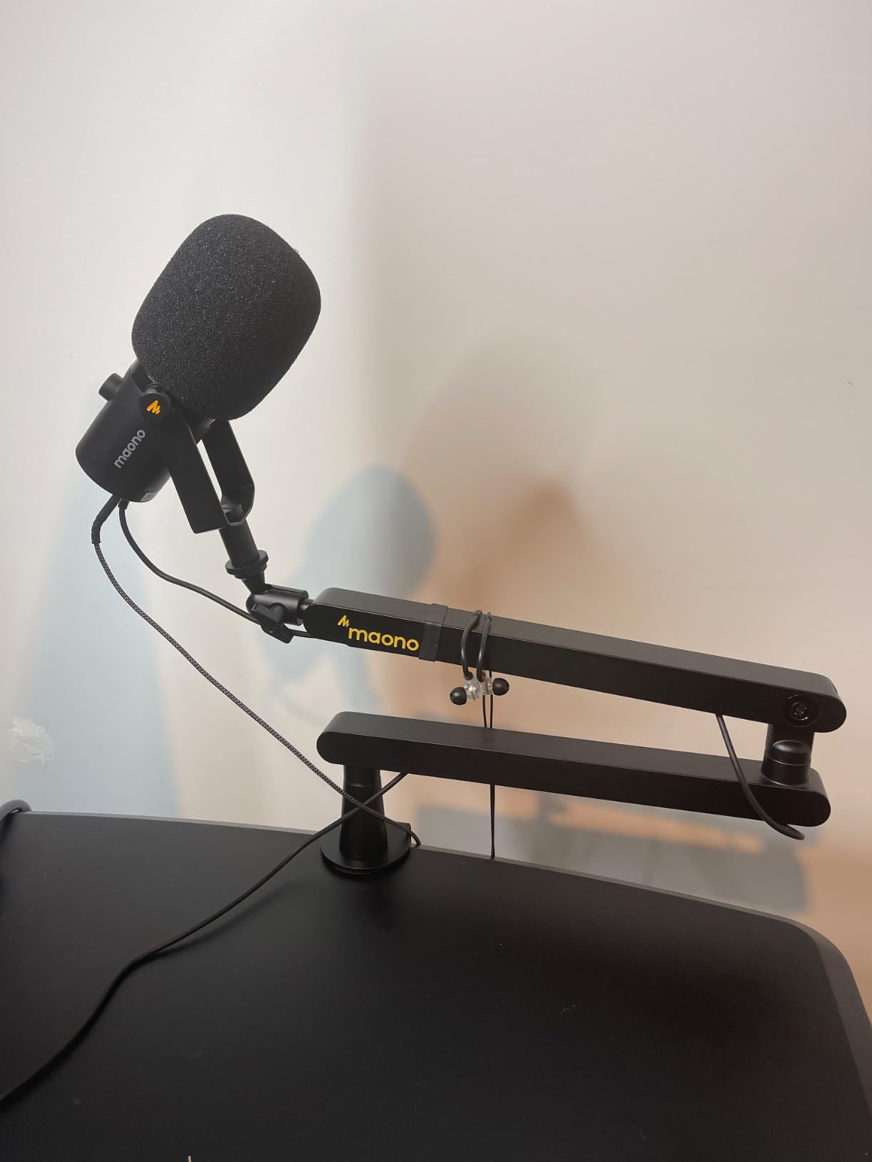 MAONO Microphone Boom Arm, Low Profile Mic Arm with Cable Management Channels, Desk Mount Clamp, Fully Adjustable, Heavy Duty Mic Stand for Podcast Studio Streaming (BA92 Black) Customer Review MAONO Microphone Boom Arm, Low Profile Mic Arm with Cable Management Channels, Desk Mount Clamp, Fully Adjustable, Heavy Duty Mic Stand for Podcast Studio Streaming (BA92 Black) - Customer Photo 3