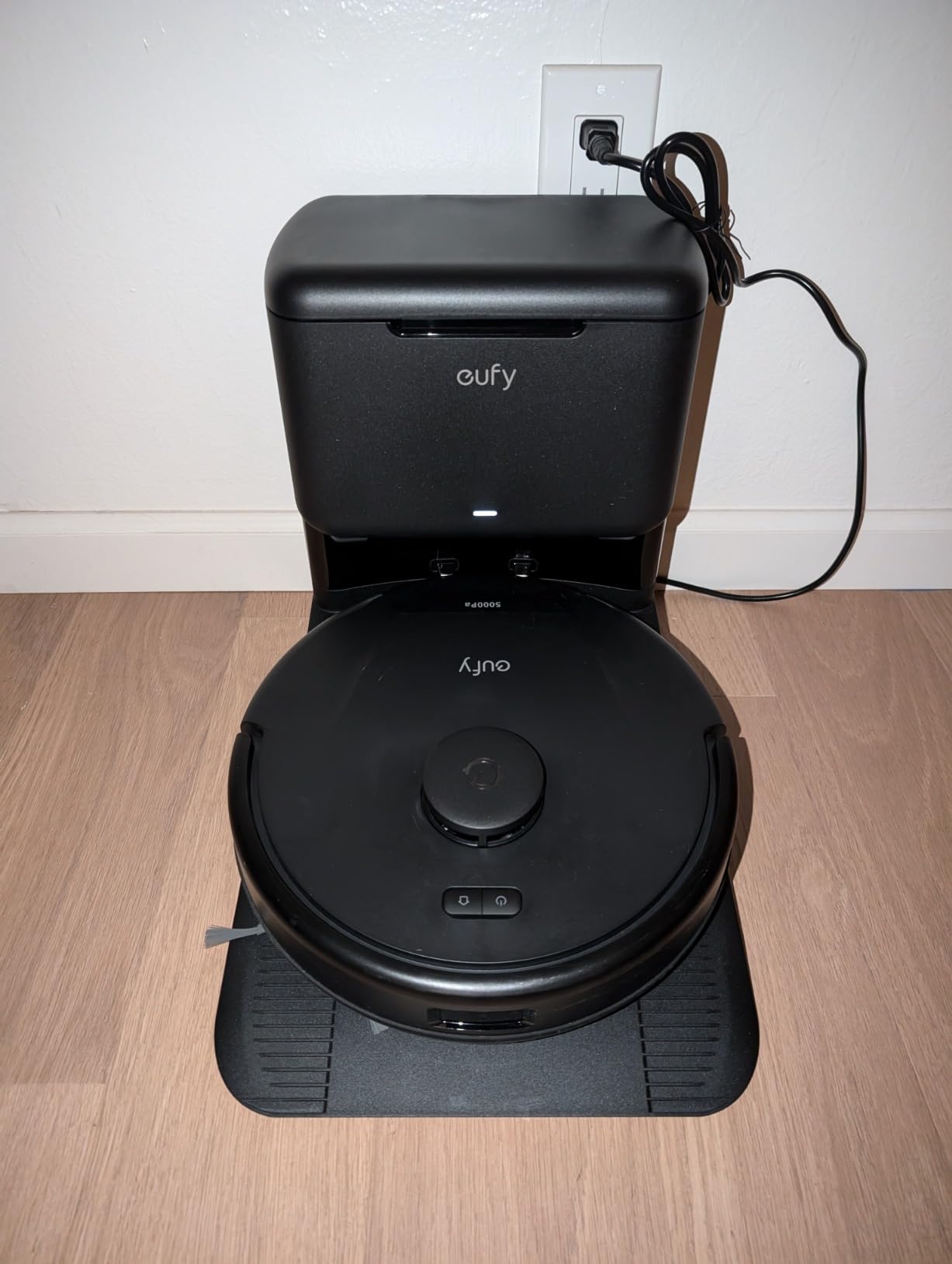 eufy L60 Robot Vacuum with Self Empty Station, Hair Detangling Technology, Up to 60 Days Hands Free Cleaning, 5,000 Pa Suction, Remove Hair, Dust customer photo 2