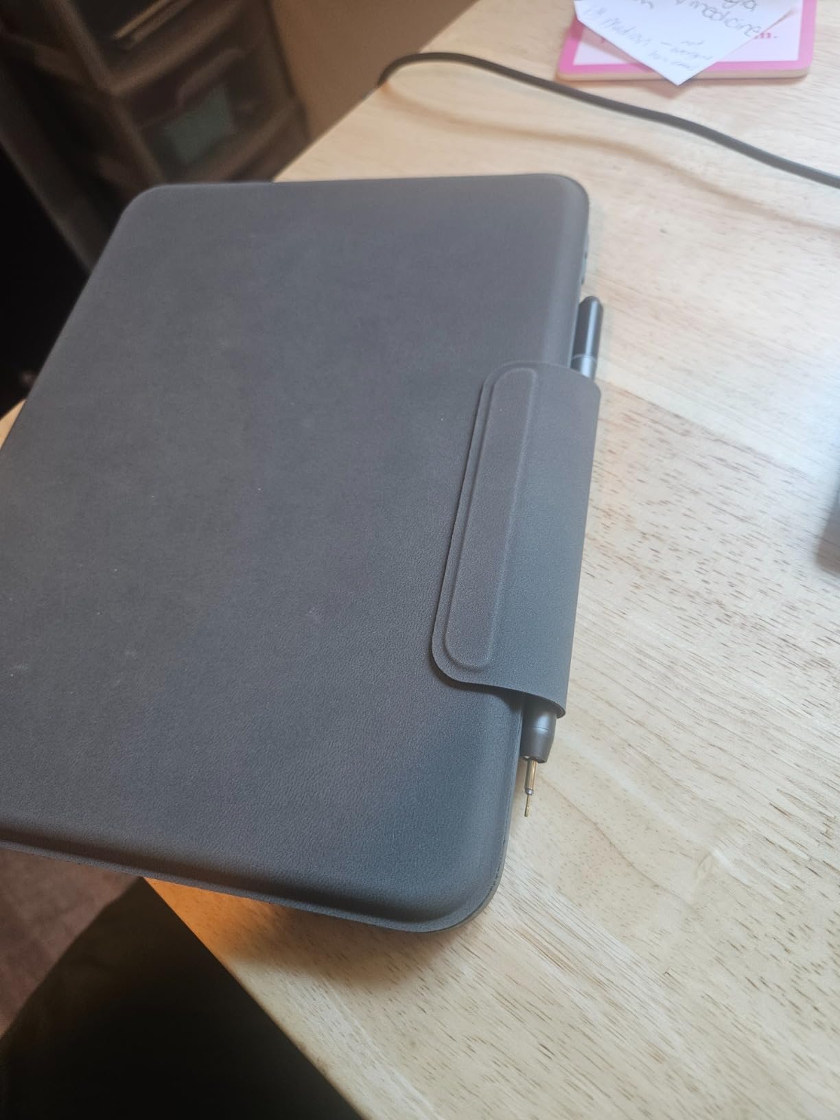 ZAGG Pro Stylus 2 with Active & Capacitive Tips, Palm Rejection, Tilt Recognition, Bluetooth Pairing, Compatible w/iPad Pro 11/12.9 (3,4, & 5 Gen)/Air 10.9/iPad 10.2/9.7/Mini 5/ iPad Air (M2) - Gray Customer Review ZAGG Pro Stylus 2 with Active & Capacitive Tips, Palm Rejection, Tilt Recognition, Bluetooth Pairing, Compatible w/iPad Pro 11/12.9 (3,4, & 5 Gen)/Air 10.9/iPad 10.2/9.7/Mini 5/ iPad Air (M2) - Gray - Customer Photo 5