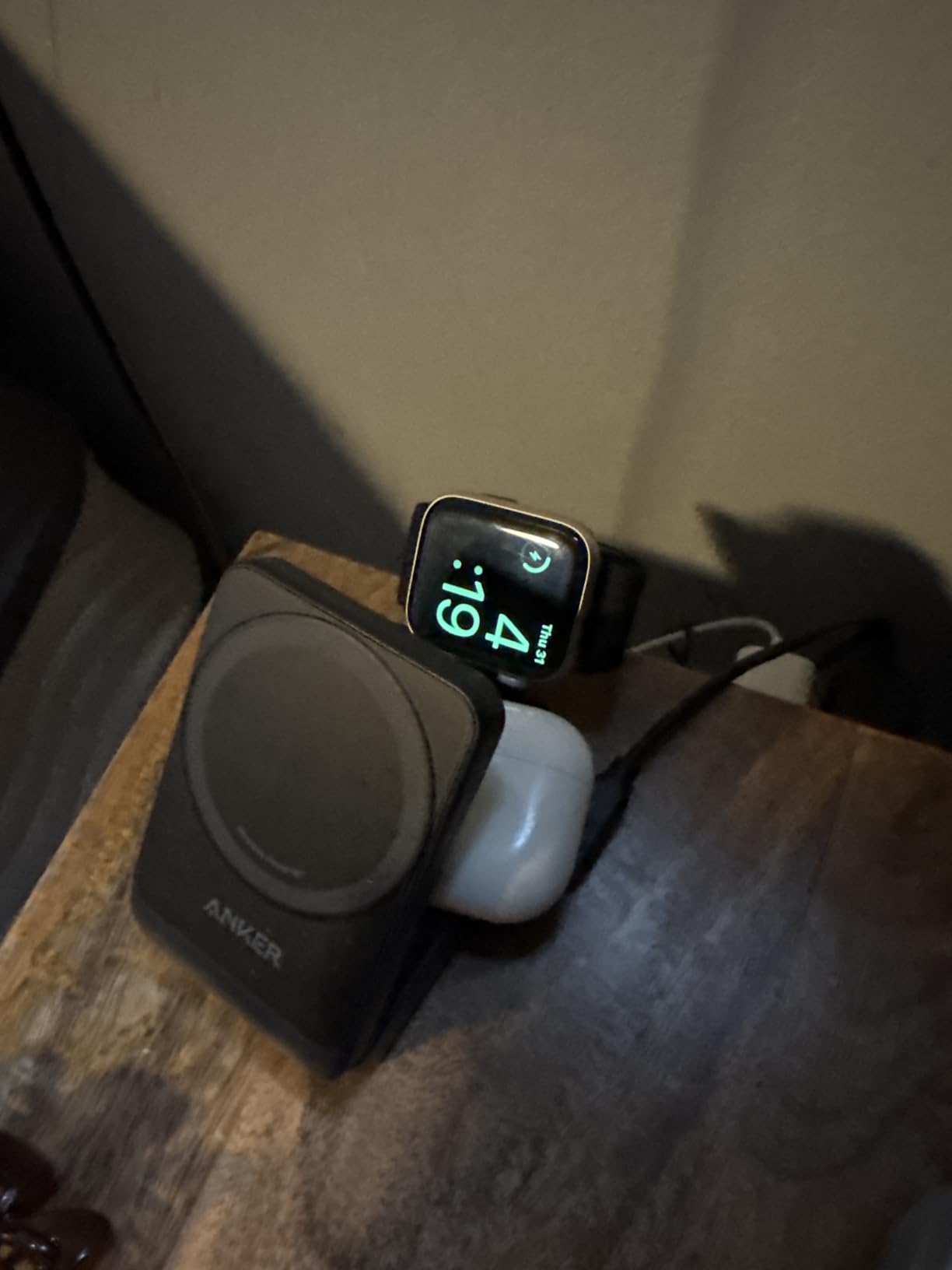 Anker MagGo 3 in 1 iPhone 17 Charging Station, MagSafe-Compatible Wireless Charger Stand, Qi2 Certified 15W Foldable Charger for iPhone 17/16/15/14/13/12, AirPods, Apple Watch Ultra(Adapter Included) - Customer Photo 3