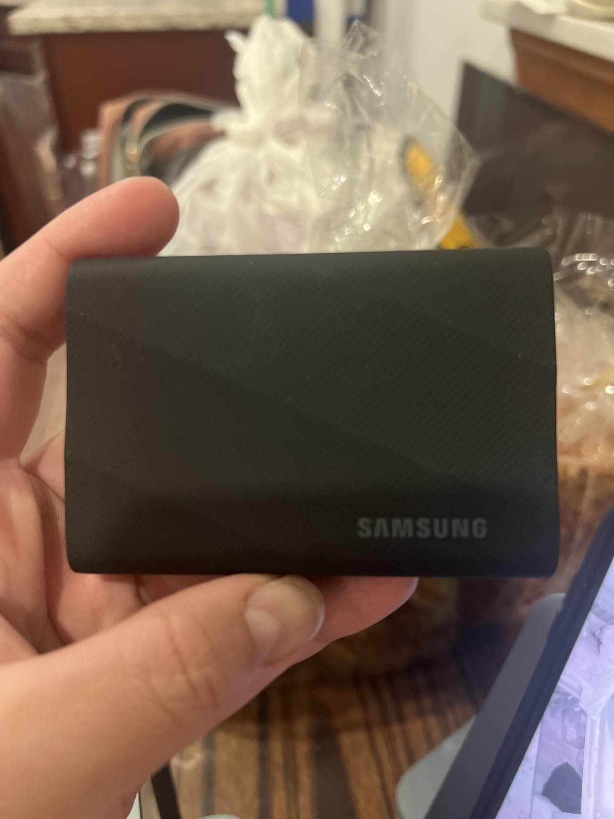 SAMSUNG T9 Portable SSD 1TB, USB 3.2 Gen 2x2 External Solid State Drive, Seq. Read Speeds Up to 2,000MB/s for Gaming, Students and Professionals, MU-PG1T0B/AM, Black - Customer Photo 4