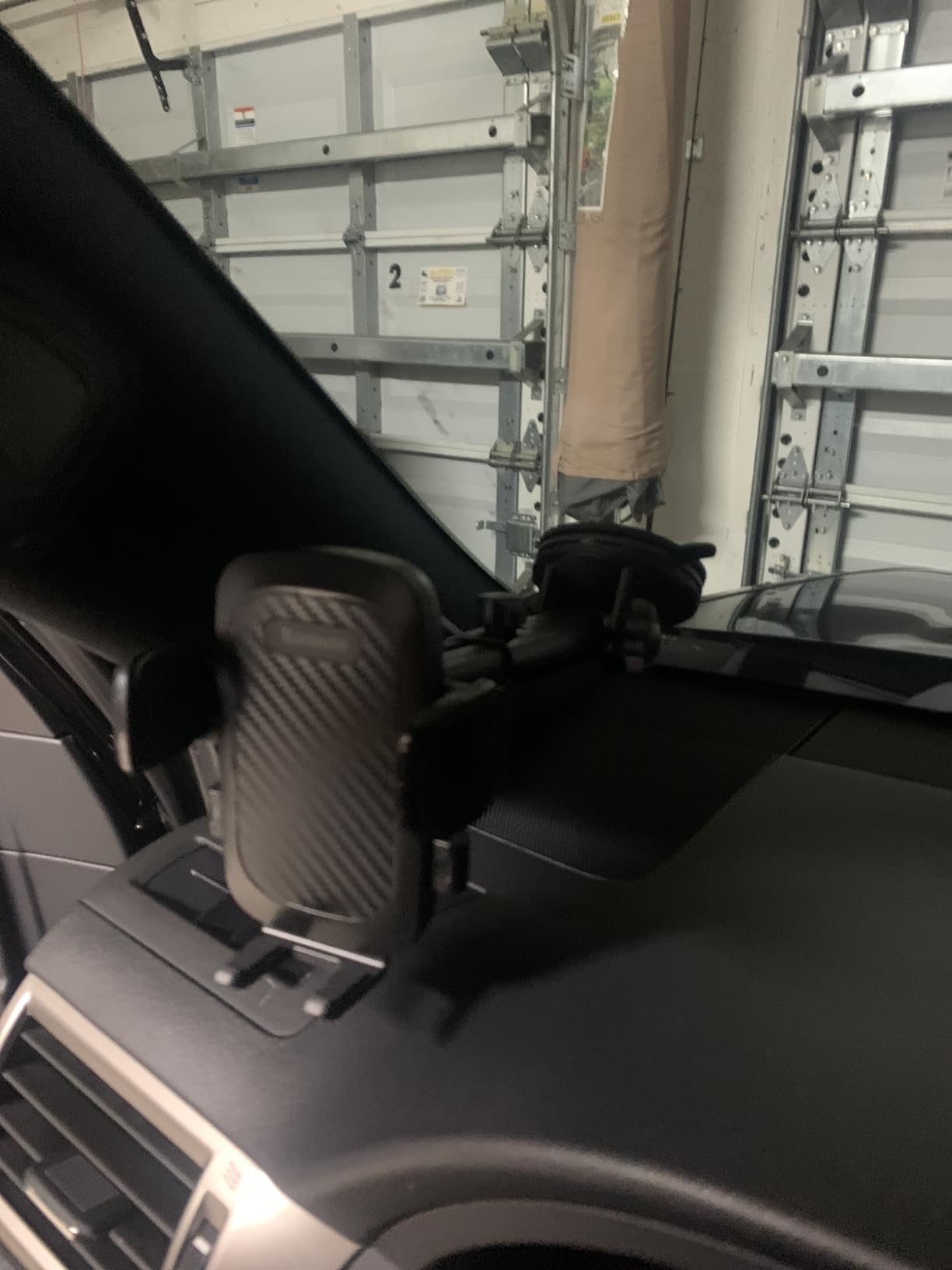 Qifutan Car Phone Holder Mount Phone Mount for Car Windshield Dashboard Air Vent Universal Hands Free Automobile Cell Phone Holder Fit for iPhone Smartphone Camera Mounts - Customer Photo 2