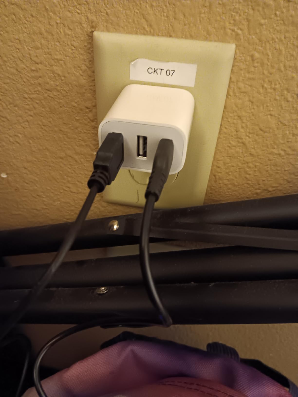 3-Port USB Wall Charger, 3 Pack Compatible with iPhone 14/13/12/11 Pro Max, Mini, SE, XR, XS MAX, XS, X, 8 Plus, iPad Pro, Air, Mini, Samsung Galaxy S5 S6 S7 Edge, LG, Android and More - Customer Photo 3