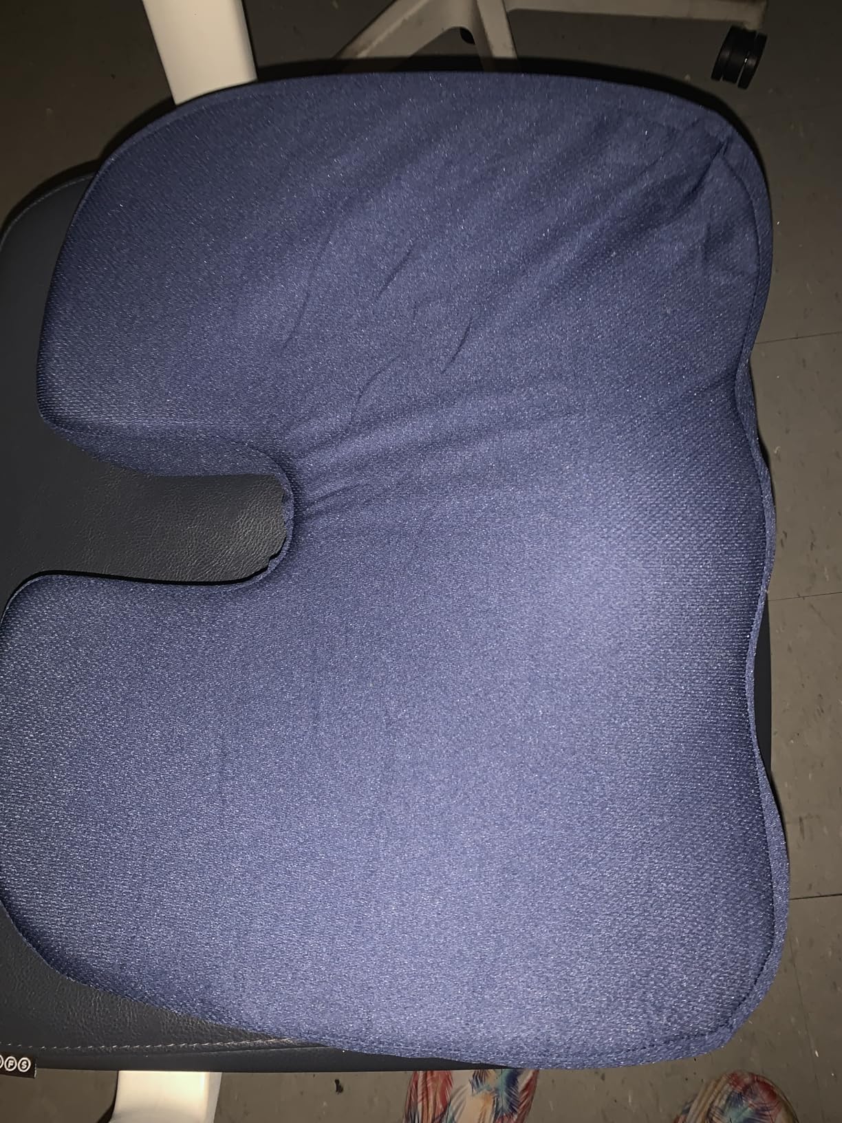5 STARS UNITED Seat Cushion for Tailbone Pain Relief – Large Memory Foam Cushion for Coccyx, Hip, Sciatica & Post-Surgery Recovery – Wheelchair, Car, Desk, Gaming & Office Chairs, Black - Customer Photo 2