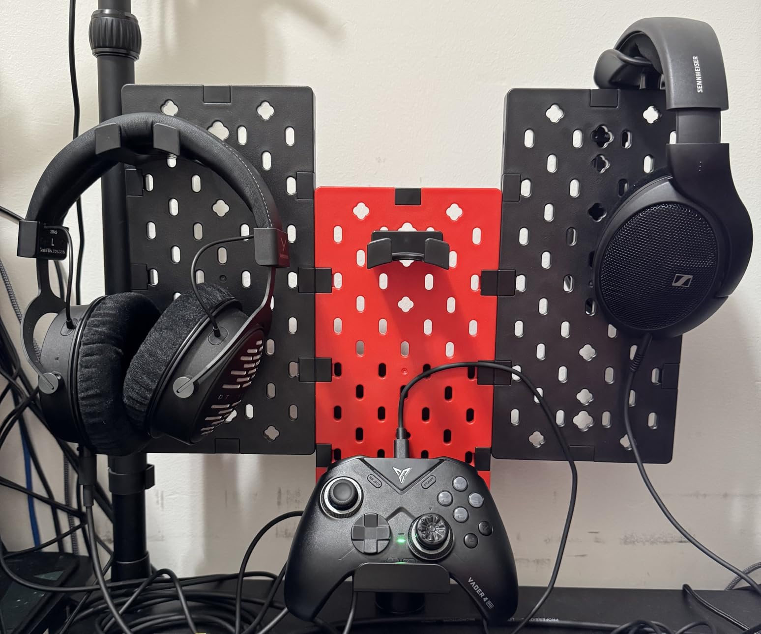 PEGZONE Modular Headphone and Controller Holder for Game, Clamp-on Pegboard, Rotatable Controller Stand with Cable Hooks, Gaming Accessory for Xbox PS5 PS4 Nintendo Switch, 3Pcs Pegboard, Black - Customer Photo 4