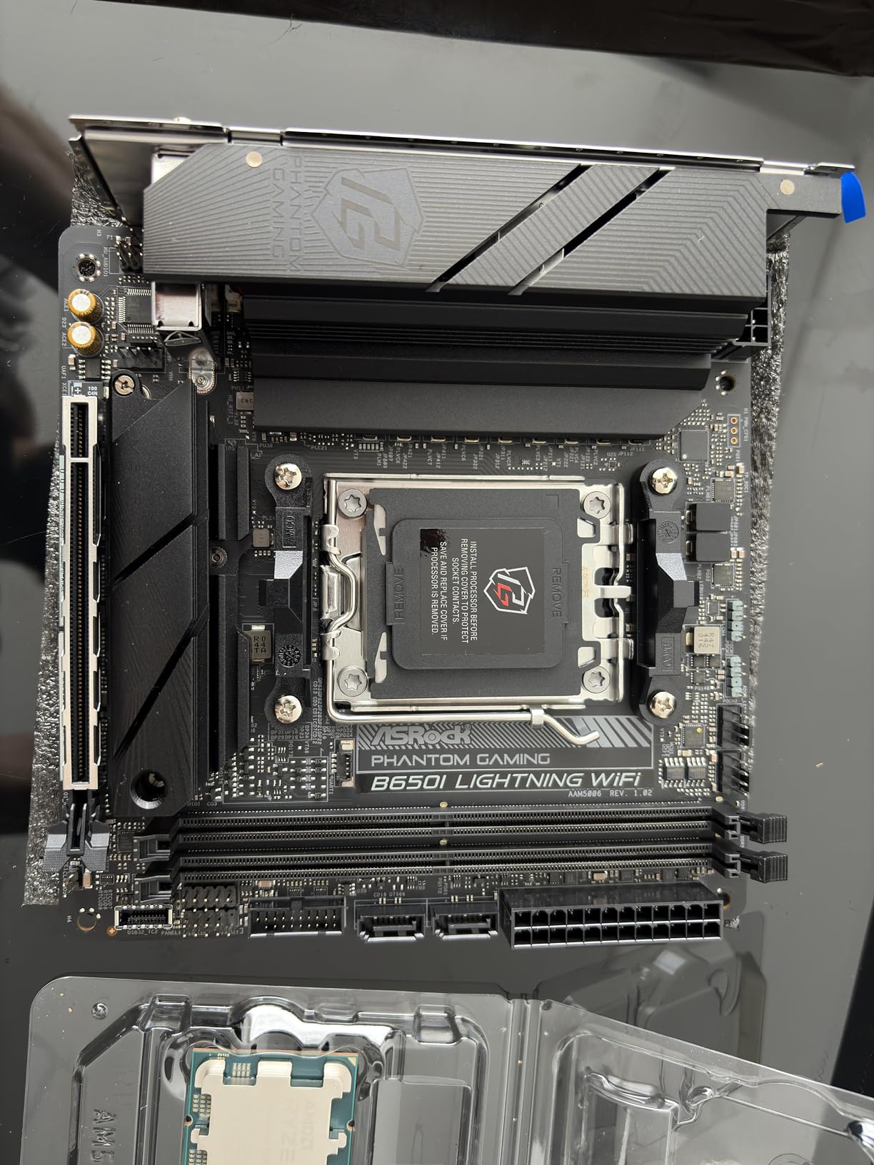 ASRock B650M PG Lightning WiFi 6E AMD Ryzen 9000/8000/7000 Series Socket AM5 B650 DDR5 up to 7200+ (OC) MHz 256 GB SATA3 6.0 Gb/s Micro ATX Motherboard M.2 RGB LED BIOS Flashback - Customer Photo 2