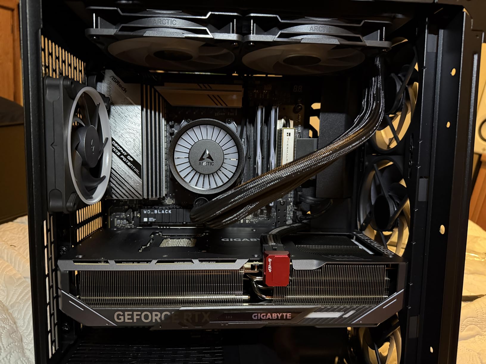 ARCTIC Liquid Freezer III 280 A-RGB - CPU AIO Water Cooler, Water Cooling PC, Intel & AMD, Efficient PWM-Controlled Pump, Fan: 200–1900 RPM, LGA1851 and LGA1700 Contact Frame - White Customer Review ARCTIC Liquid Freezer III 280 A-RGB - CPU AIO Water Cooler, Water Cooling PC, Intel & AMD, Efficient PWM-Controlled Pump, Fan: 200–1900 RPM, LGA1851 and LGA1700 Contact Frame - White - Customer Photo 3