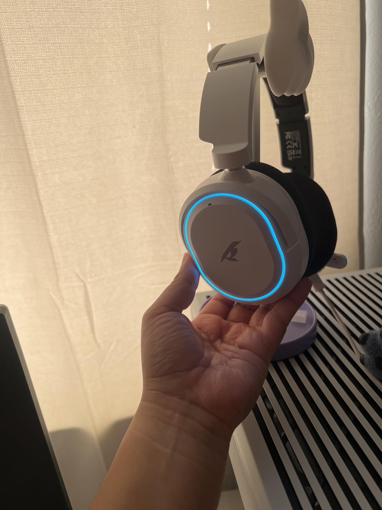 Wireless Gaming Headset, 7.1 Surround Sound, 2.4Ghz USB Gaming Headphones Bluetooth 5.4, 100-Hr Noise Canceling Mic RGB Light, Wireless Headset for PC PS5 PS4 Mac Switch, ONLY Wired Mode Suit for Xbox Customer Review Wireless Gaming Headset, 7.1 Surround Sound, 2.4Ghz USB Gaming Headphones Bluetooth 5.4, 100-Hr Noise Canceling Mic RGB Light, Wireless Headset for PC PS5 PS4 Mac Switch, ONLY Wired Mode Suit for Xbox - Customer Photo 5