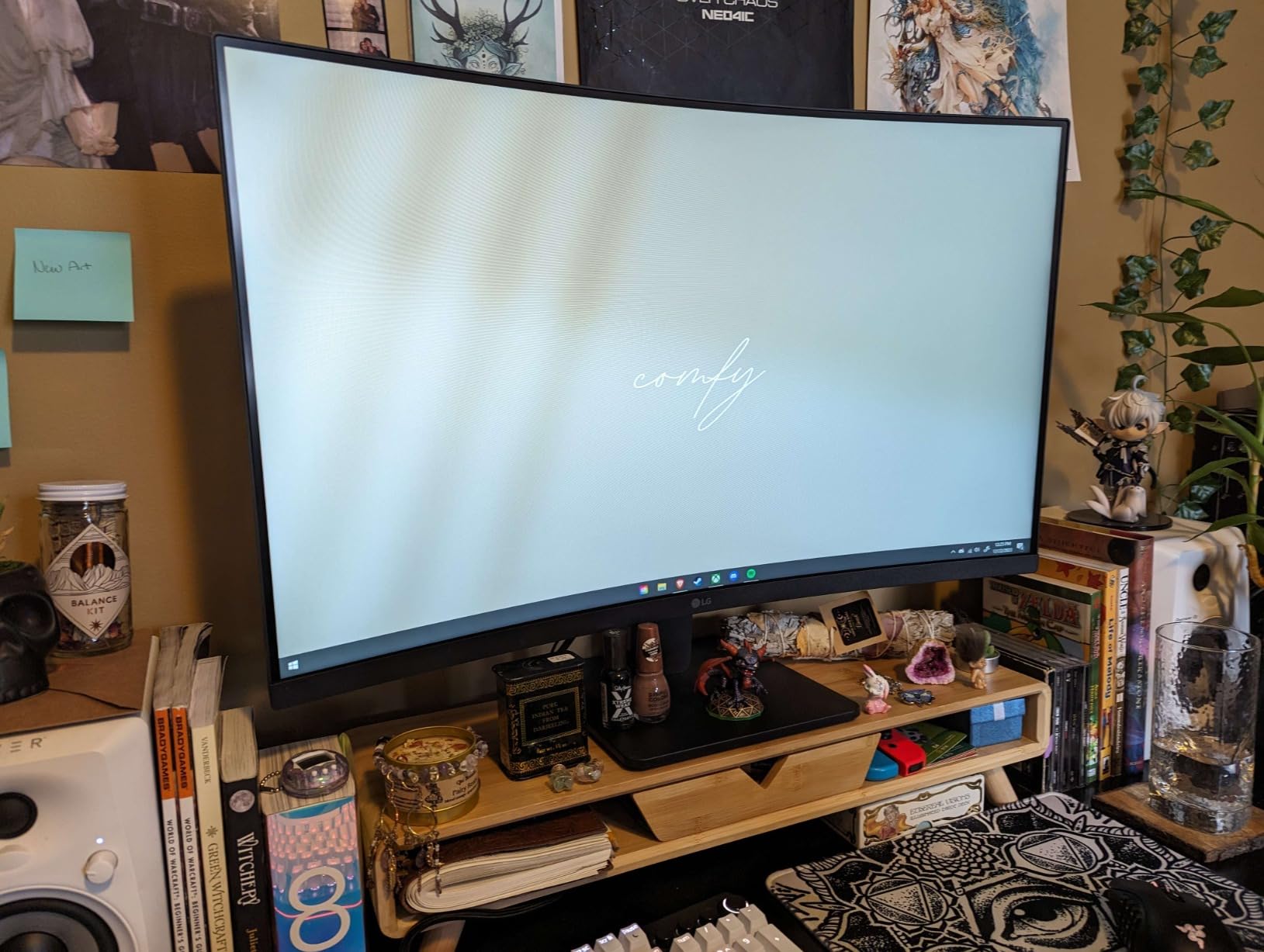 LG 32MR50C-B Curved Monitor 32-Inch FHD 100Hz AMD FreeSync OnScreen Control Dynamic Action Sync Black Stabilizer Tilt Stand (HDMI) - Black Customer Review LG 32MR50C-B Curved Monitor 32-Inch FHD 100Hz AMD FreeSync OnScreen Control Dynamic Action Sync Black Stabilizer Tilt Stand (HDMI) - Black - Customer Photo 2