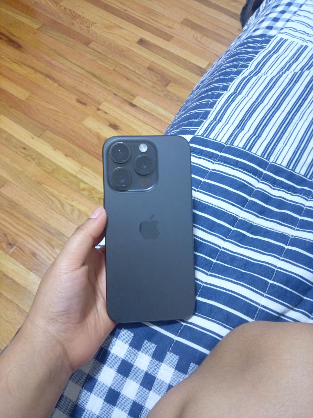 Apple iPhone 15 Pro, 256GB, Black Titanium - Unlocked (Renewed) - Customer Photo 1