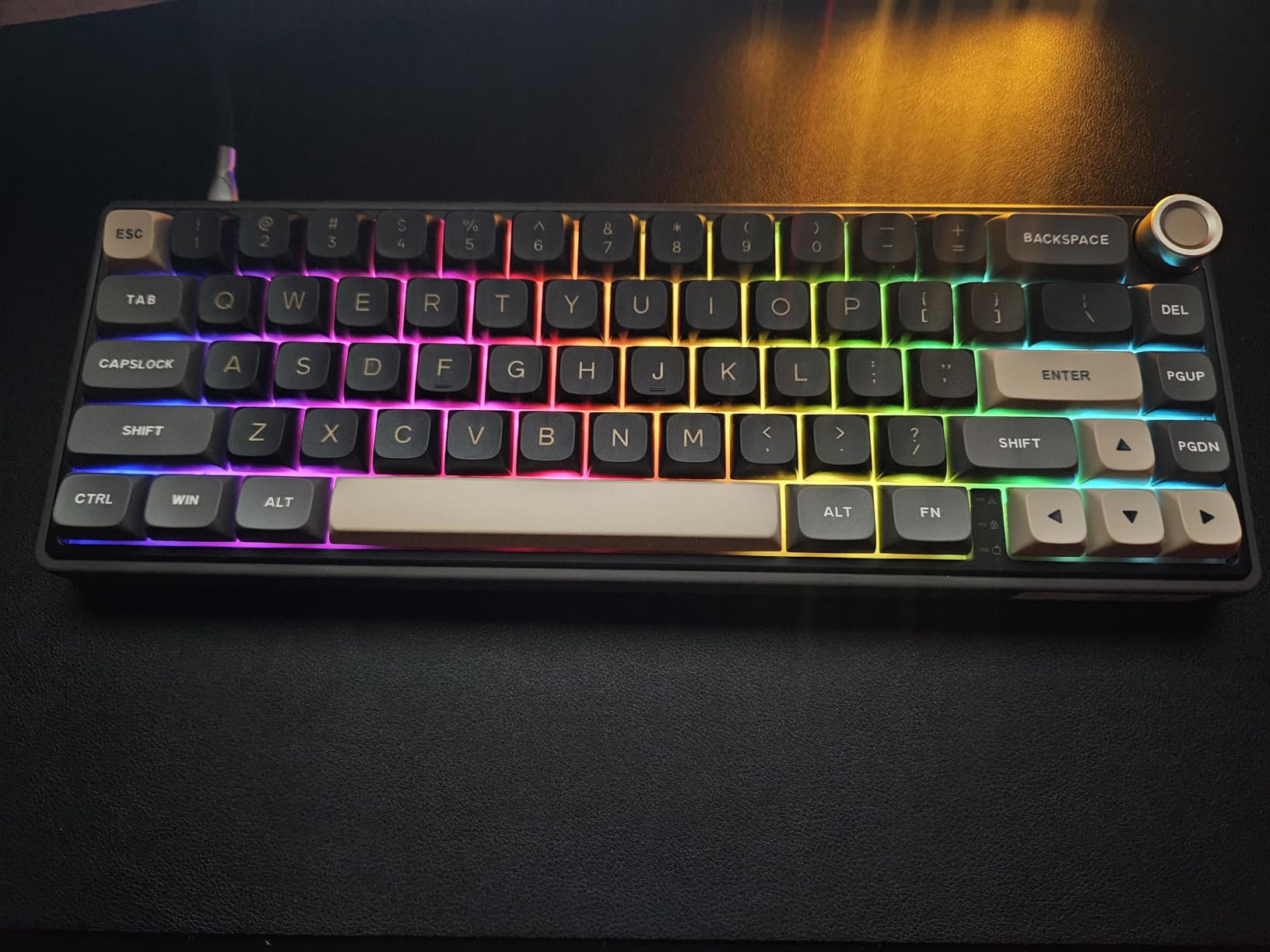 RK ROYAL KLUDGE R65 Wired Gaming Keyboard with Volume Knob, 60% Percent RGB Backlit Mechanical Keyboard Gasket Mount with PBT Keycaps, MDA Profile, QMK/VIA, 66 Keys Hot Swappable Cream Switch, Black customer photo 1