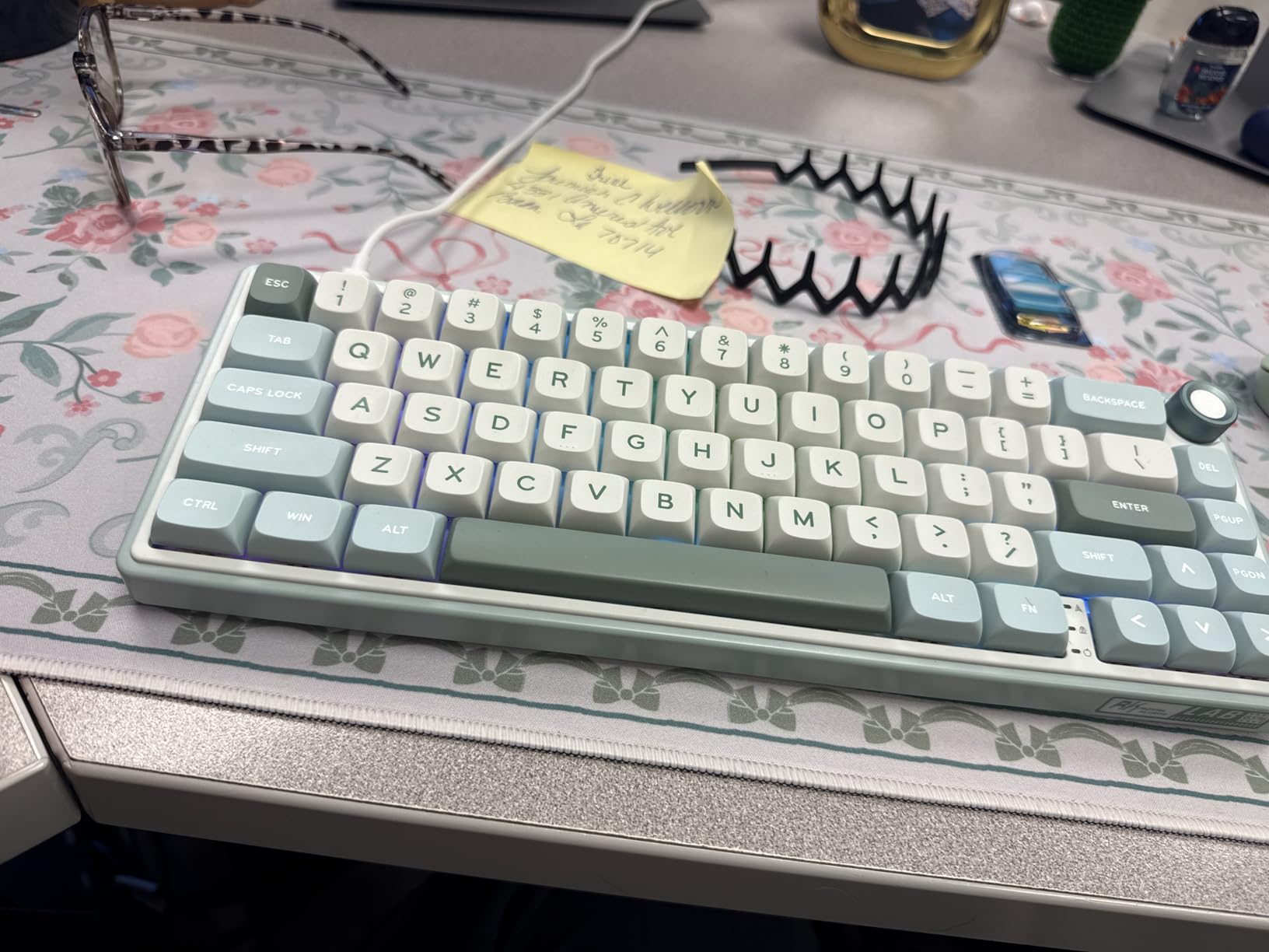 RK ROYAL KLUDGE R65 Wired Gaming Keyboard with Volume Knob, 60% Percent RGB Backlit Mechanical Keyboard Gasket Mount with PBT Keycaps, MDA Profile, QMK/VIA, 66 Keys Hot Swappable Cream Switch, Black customer photo 2