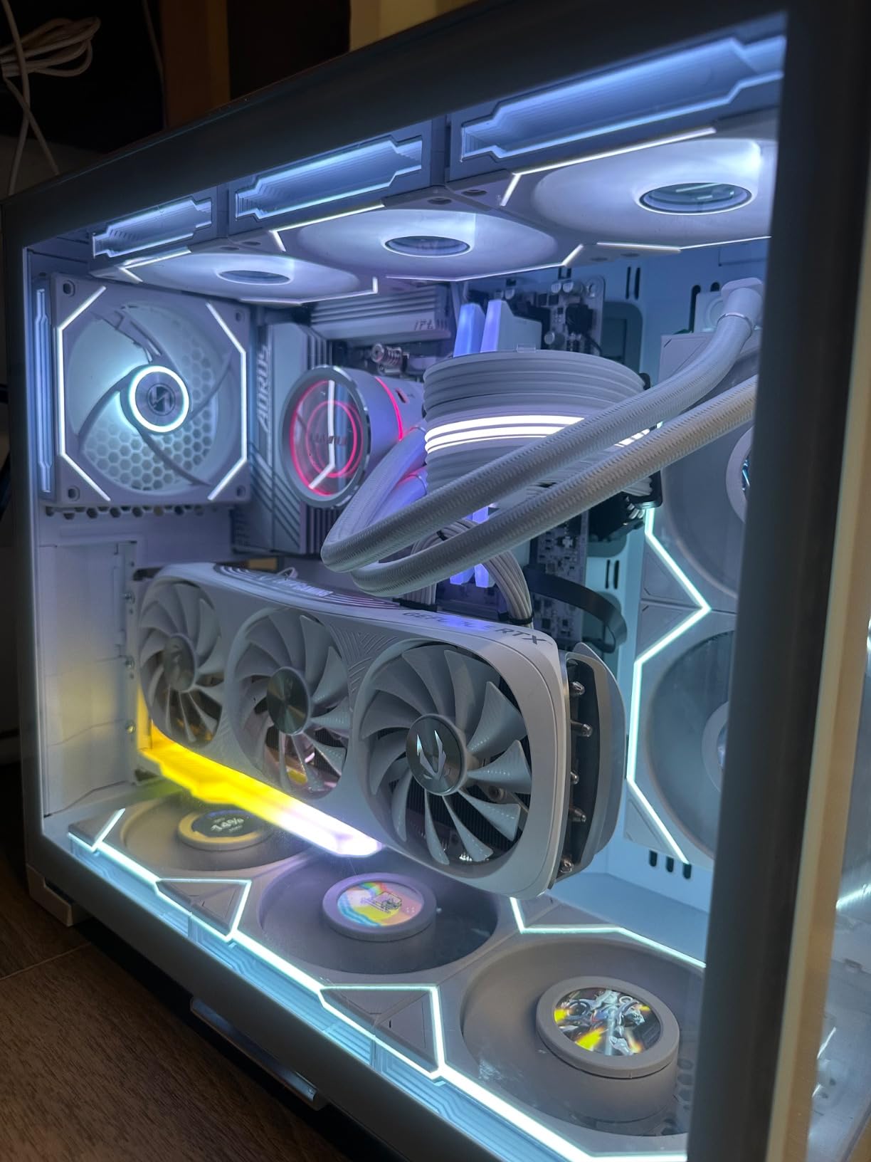 EZDIY-FAB Vertical GPU Mount with High-Speed PCIE 4.0 Riser Cable, ARGB Module, 115mm/4.52in Flexible Extension, 90 Degree Connector, Only Compatible to Full-Opened PCIe Slots-White-YIHPI344-3 Customer Review EZDIY-FAB Vertical GPU Mount with High-Speed PCIE 4.0 Riser Cable, ARGB Module, 115mm/4.52in Flexible Extension, 90 Degree Connector, Only Compatible to Full-Opened PCIe Slots-White-YIHPI344-3 - Customer Photo 4