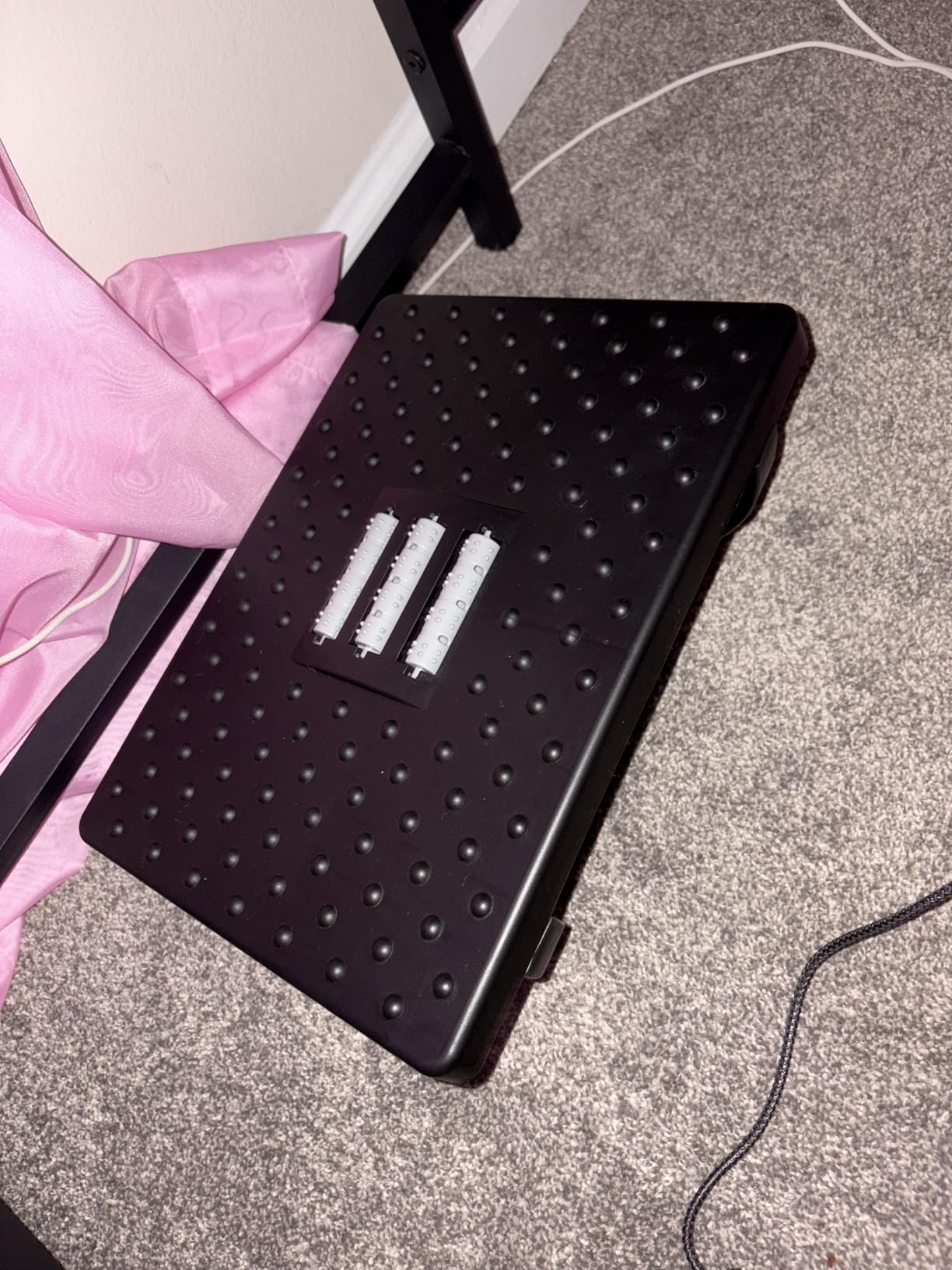 Foot Rest for Under Desk at Work - Ergonomic Foot Stools for Under Office Desk - Rocking Footrest with Roller Massager - Leg Rest for Chair, Computer Gaming - Promote Leg Circulation Customer Review Foot Rest for Under Desk at Work - Ergonomic Foot Stools for Under Office Desk - Rocking Footrest with Roller Massager - Leg Rest for Chair, Computer Gaming - Promote Leg Circulation - Customer Photo 1