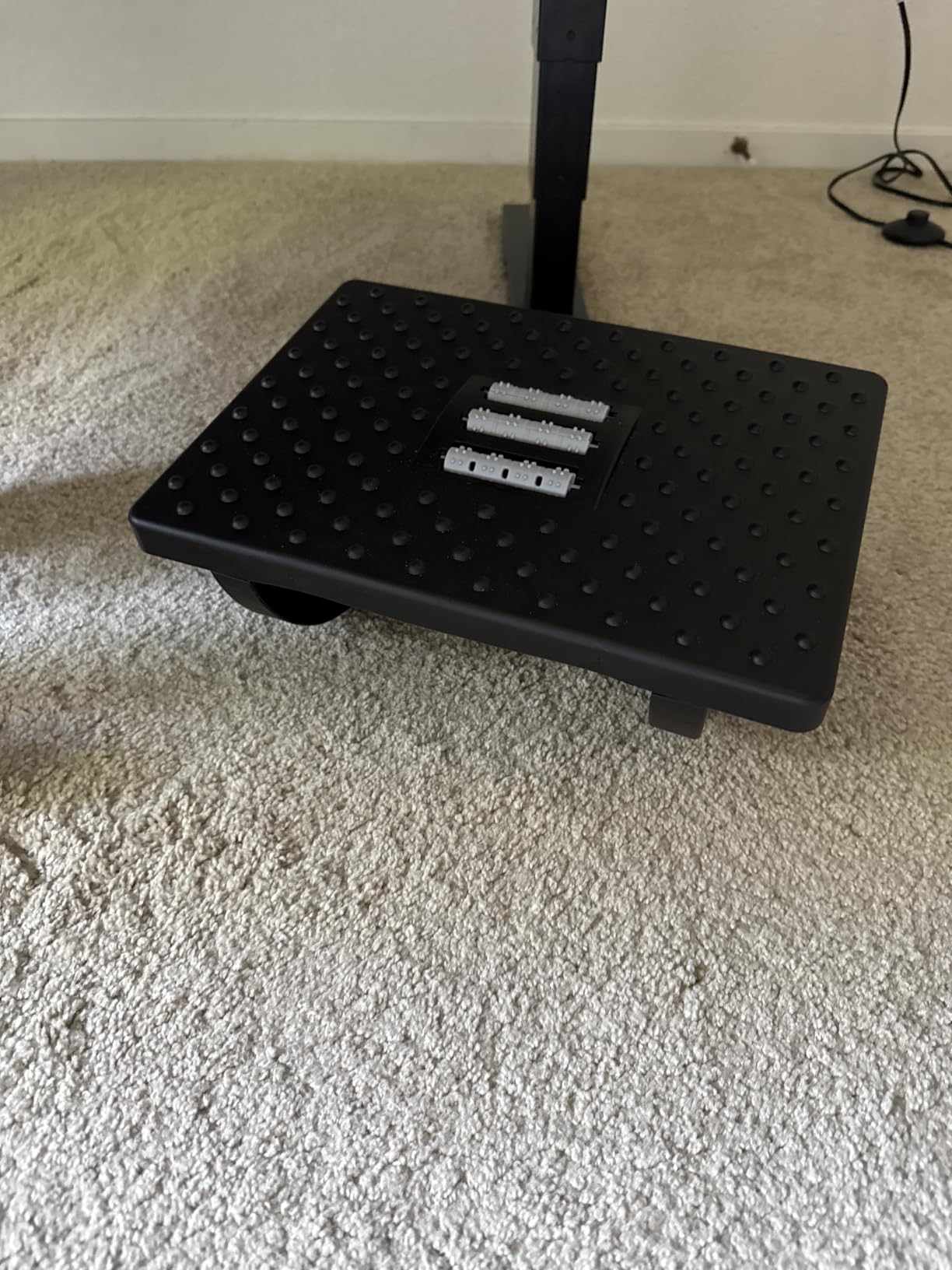 Foot Rest for Under Desk at Work - Ergonomic Foot Stools for Under Office Desk - Rocking Footrest with Roller Massager - Leg Rest for Chair, Computer Gaming - Promote Leg Circulation Customer Review Foot Rest for Under Desk at Work - Ergonomic Foot Stools for Under Office Desk - Rocking Footrest with Roller Massager - Leg Rest for Chair, Computer Gaming - Promote Leg Circulation - Customer Photo 3