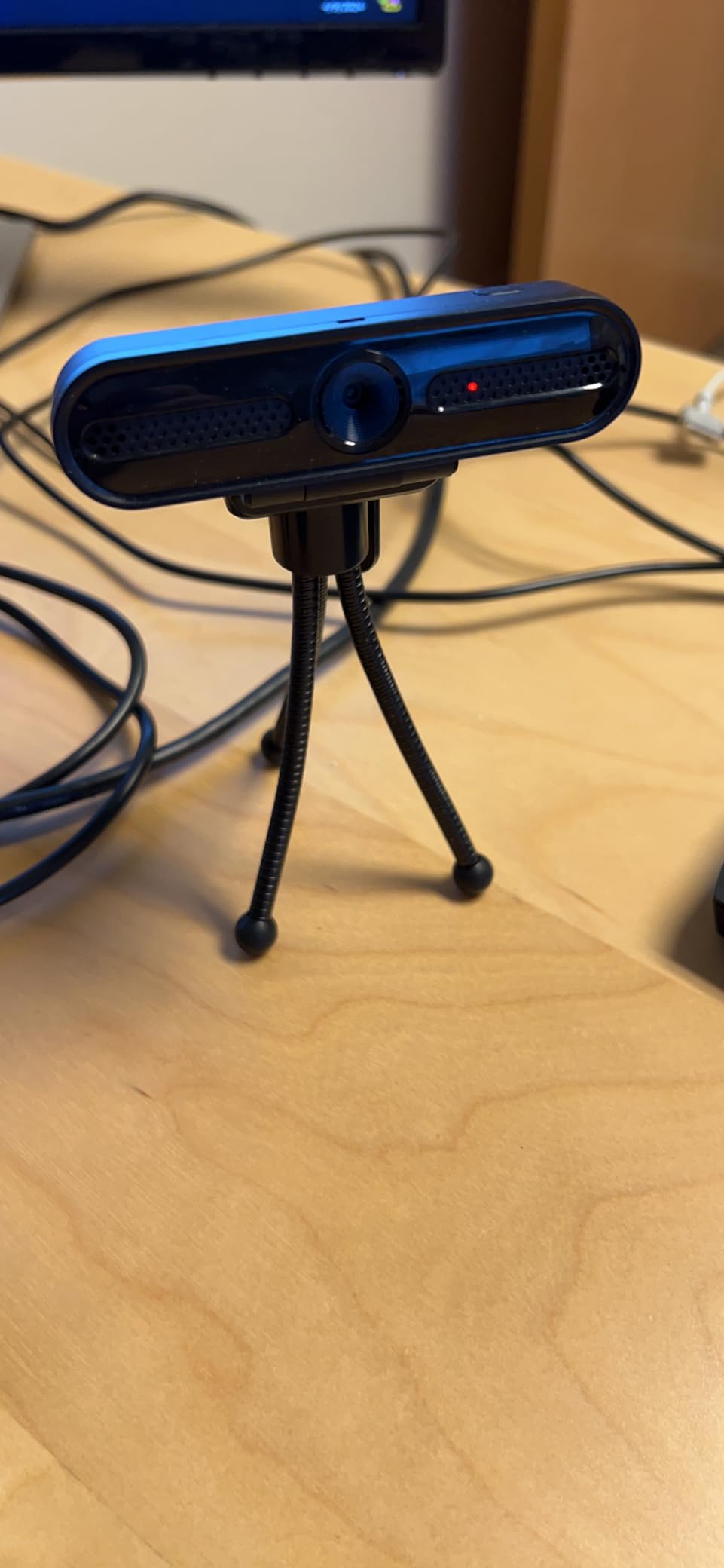 2K Webcam, FHD Computer Streaming Camera with 2K/30fps, 1080P/60fps, Autofocus, Dual Noise-Cancelling Microphones and Tripod, for Computer/Zoom/Skype/Teams/Laptop/MacBook/Windows Customer Review 2K Webcam, FHD Computer Streaming Camera with 2K/30fps, 1080P/60fps, Autofocus, Dual Noise-Cancelling Microphones and Tripod, for Computer/Zoom/Skype/Teams/Laptop/MacBook/Windows - Customer Photo 2