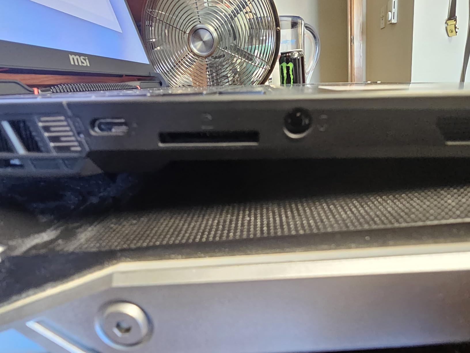 MSI Raider GE78HX 17 MSI Raider GE78HX 17