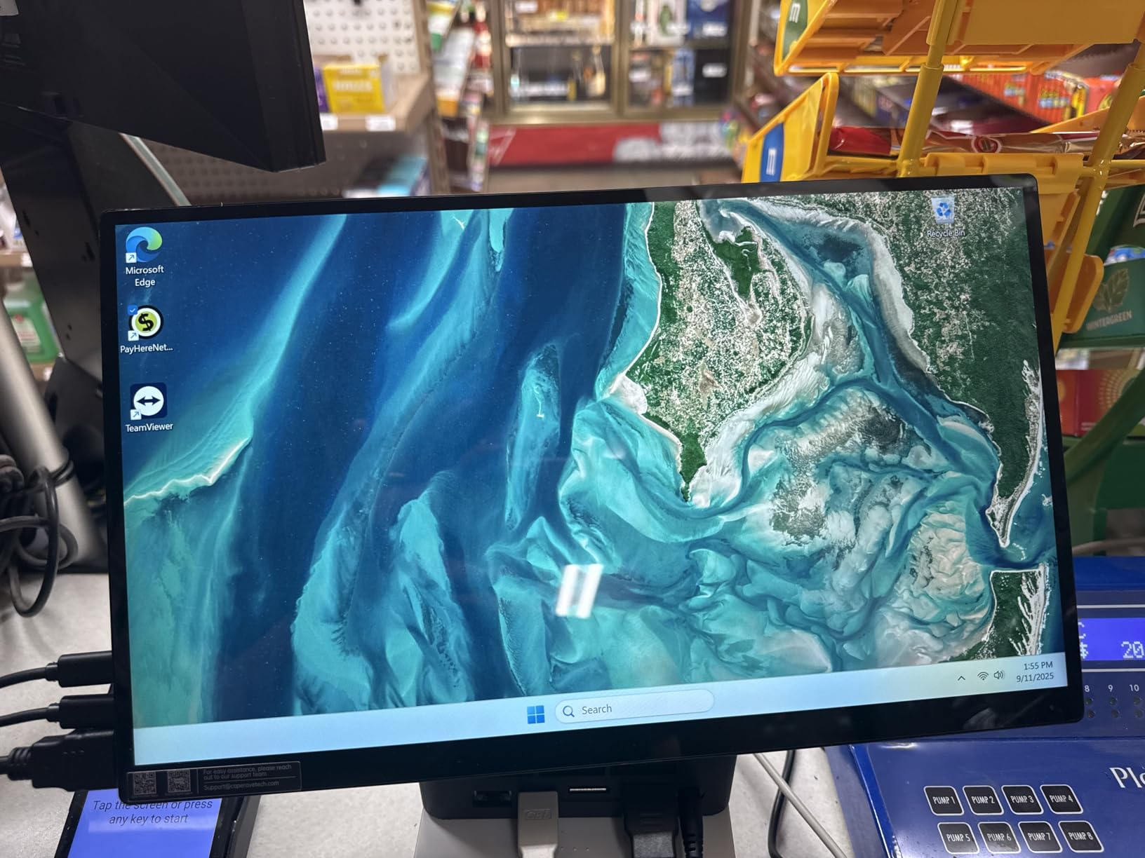 15.6'' Portable Monitor Touchscreen, FHD IPS Touch Screen with Tempered Glass, Travel Monitor with Kickstand & Speaker, HDMI USB C External Monitors for Laptop Phone Computer Xbox Switch Customer Review 15.6'' Portable Monitor Touchscreen, FHD IPS Touch Screen with Tempered Glass, Travel Monitor with Kickstand & Speaker, HDMI USB C External Monitors for Laptop Phone Computer Xbox Switch - Customer Photo 1
