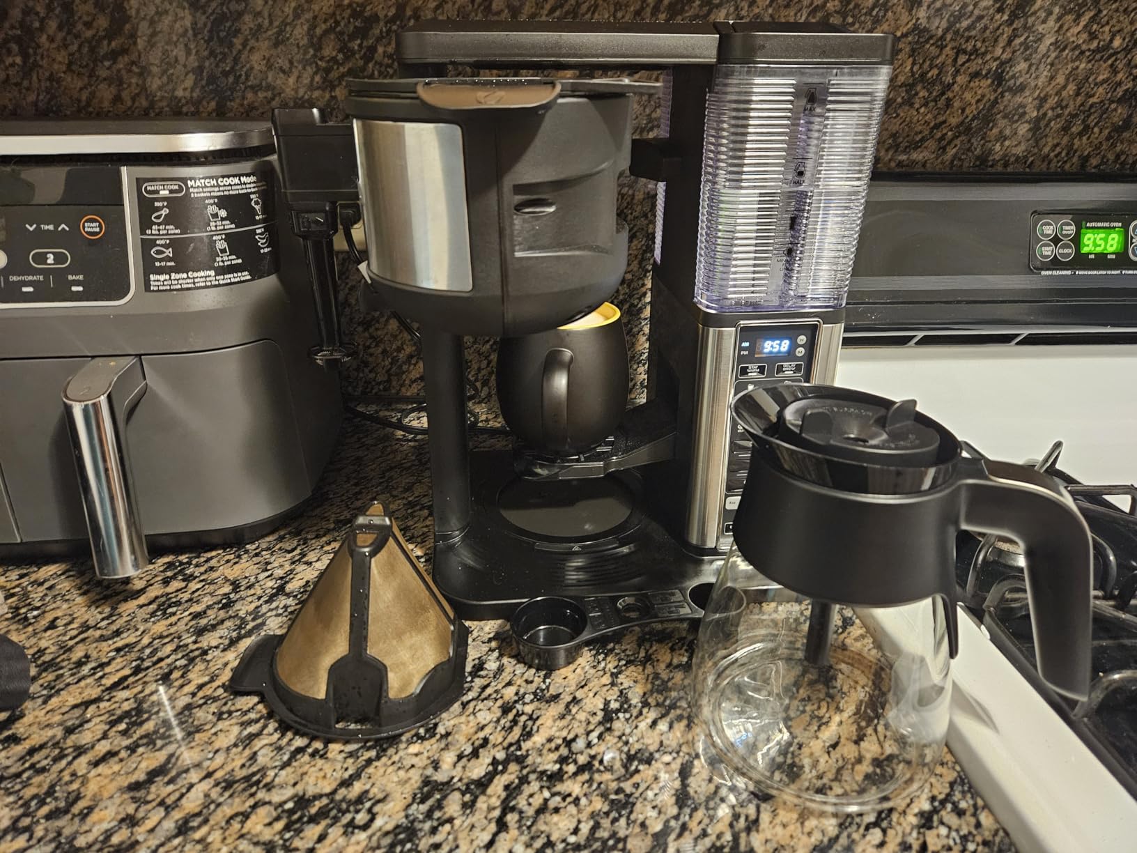Ninja Hot & Iced XL Coffee Maker with Rapid Cold Brew, 4 Brew Styles, 8 Sizes Small Cup to Travel Mug, Single-Serve Coffee Brewer, 12-Cup Carafe, Permanent Filter, Removable Reservoir, Black, CM371 - Customer Photo 1