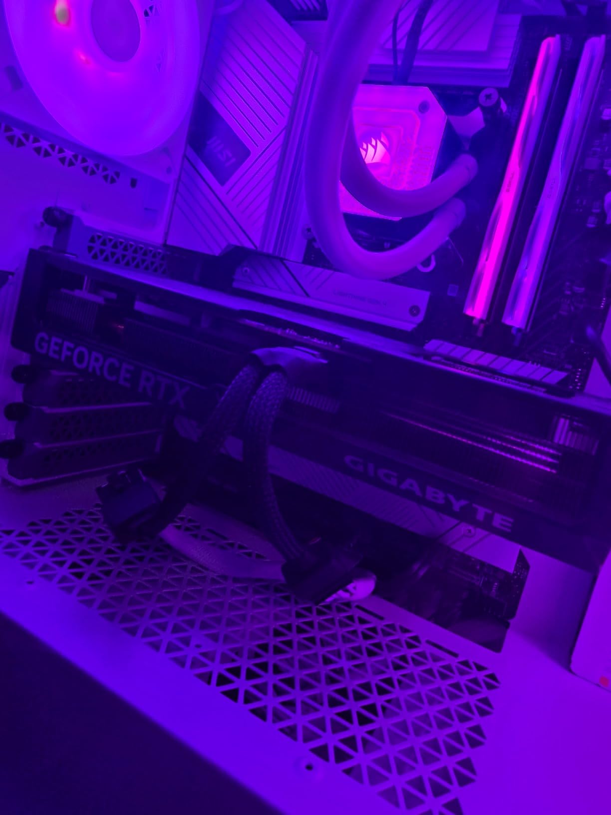 GIGABYTE GeForce RTX 4070 Super WINDFORCE OC 12G Graphics Card, 3X WINDFORCE Fans, 12GB 192-bit GDDR6X, GV-N407SWF3OC-12GD Video Card Customer Review GIGABYTE GeForce RTX 4070 Super WINDFORCE OC 12G Graphics Card, 3X WINDFORCE Fans, 12GB 192-bit GDDR6X, GV-N407SWF3OC-12GD Video Card - Customer Photo 1