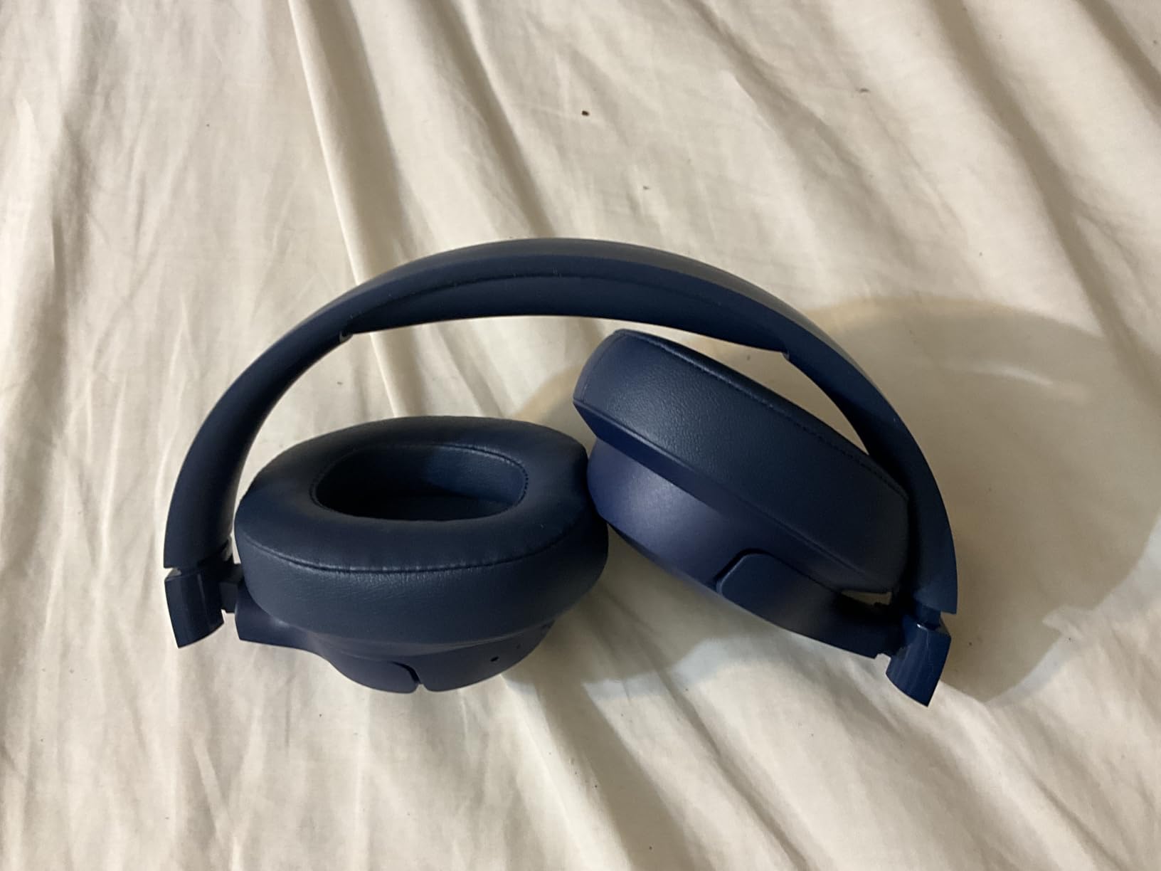 Tune 720BT - Wireless Over-Ear Headphones with JBL Pure Bass Sound, Bluetooth 5.3, Up to 76H Battery Life and Speed Charge, Lightweight, Comfortable and Foldable Design (Black) customer photo 1