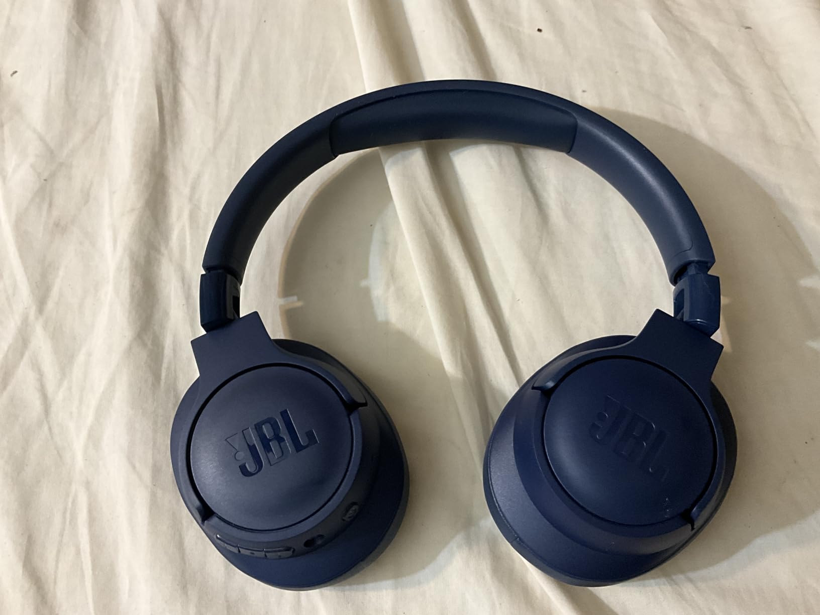 Tune 720BT - Wireless Over-Ear Headphones with JBL Pure Bass Sound, Bluetooth 5.3, Up to 76H Battery Life and Speed Charge, Lightweight, Comfortable and Foldable Design (Black) customer photo 2