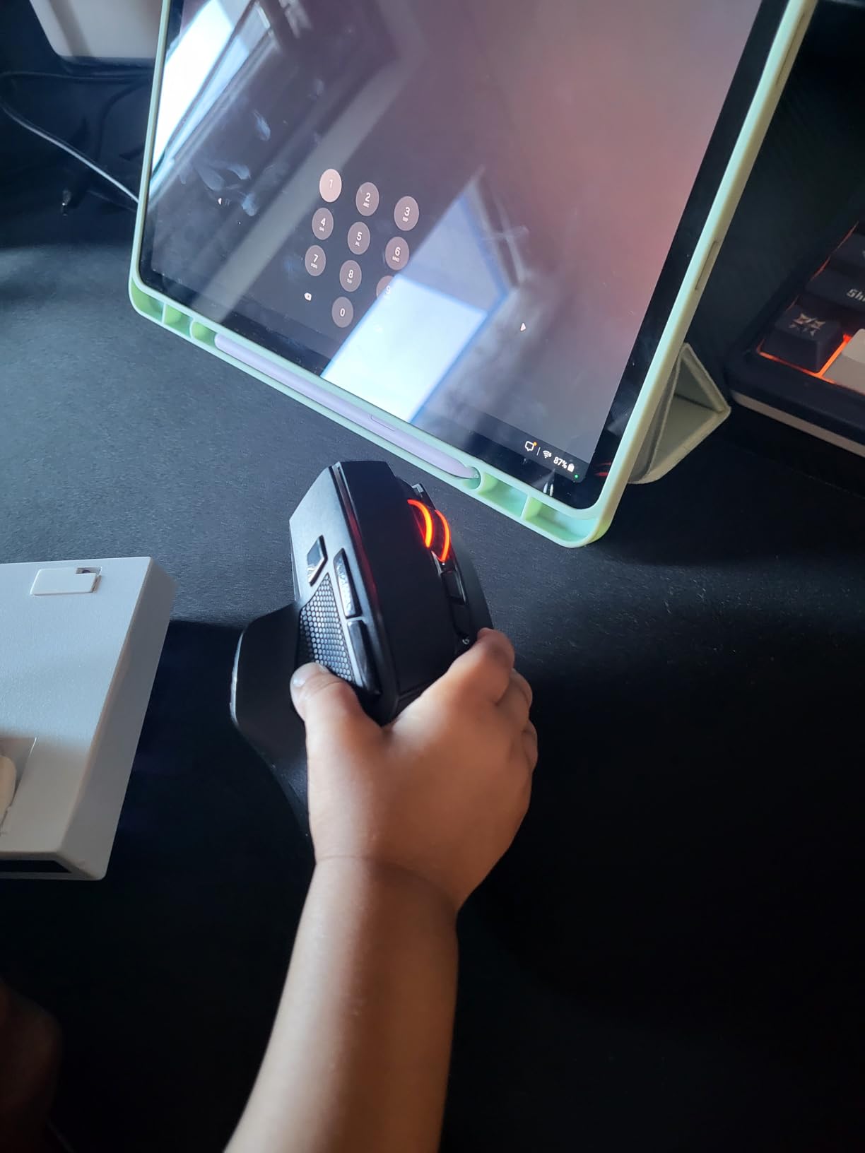 Redragon Wireless Gaming Mouse, Tri-Mode 2.4G/USB-C/Bluetooth Ergonomic Mouse Gaming, 8000 DPI, RGB Backlit Programmable Wireless Mouse, Rechargeable, 250 Hrs for Laptop PC Mac, M814 - Customer Photo 3