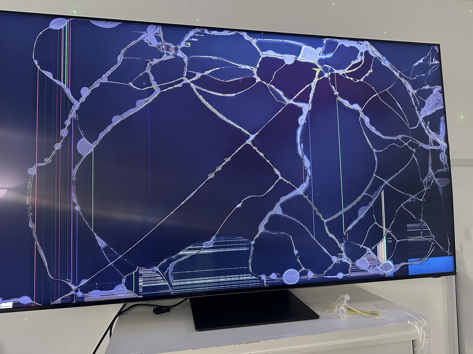 Samsung 65-Inch Class QLED 8K QN800D Series Mini LED, Neo Quantum HDR Smart TV w/Dolby Atmos, Object Tracking Sound+, AI Motion Enhancer, Real Depth Enhancer Pro, Alexa Built-in (QN65QN800D, 2024) customer photo 2
