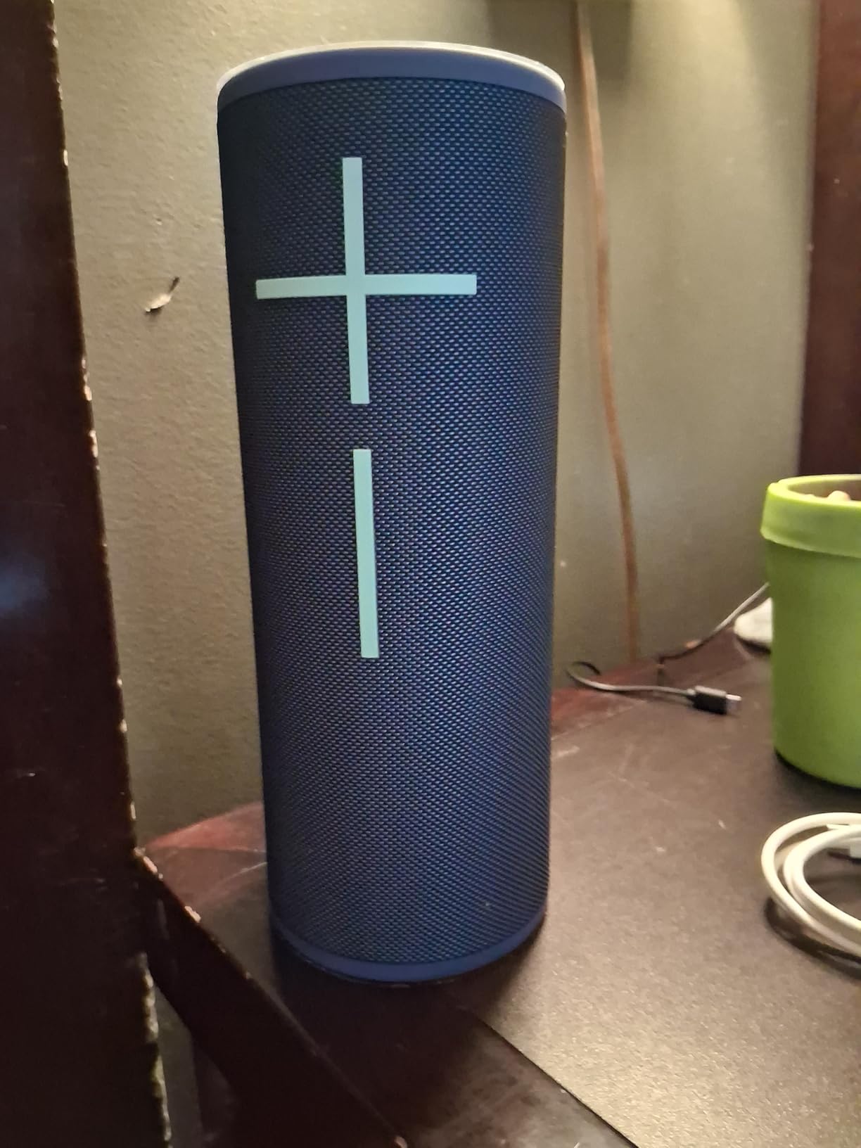 Ultimate Ears MEGABOOM 4 Portable Waterproof Bluetooth Speaker, 360-Degree Sound, Thundering Bass, 147ft Range, 20-Hour Battery, Floating Speaker - Black Customer Review Ultimate Ears MEGABOOM 4 Portable Waterproof Bluetooth Speaker, 360-Degree Sound, Thundering Bass, 147ft Range, 20-Hour Battery, Floating Speaker - Black - Customer Photo 2