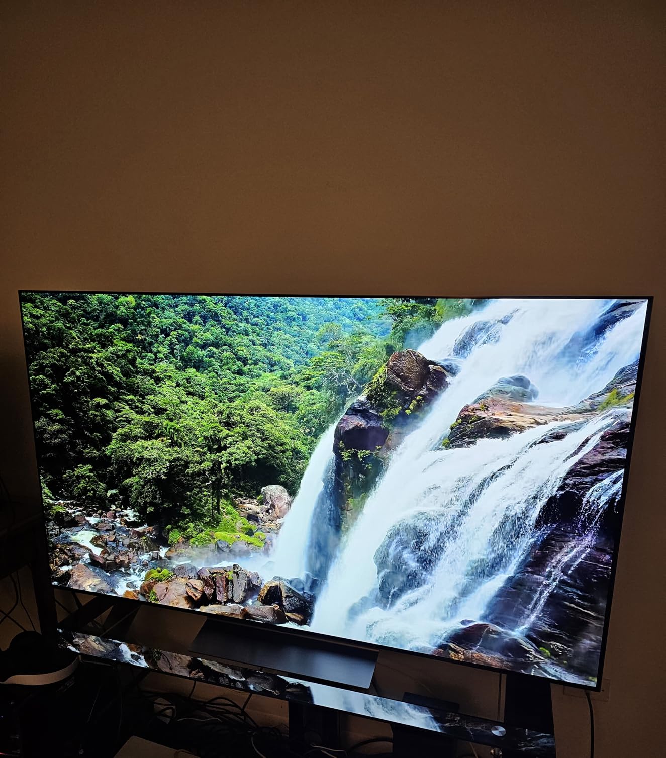 LG 48-Inch Class OLED evo C4 Series Smart TV 4K Processor Flat Screen with Magic Remote AI-Powered with Alexa Built-in (OLED48C4PUA, 2024),Black - Customer Photo 3