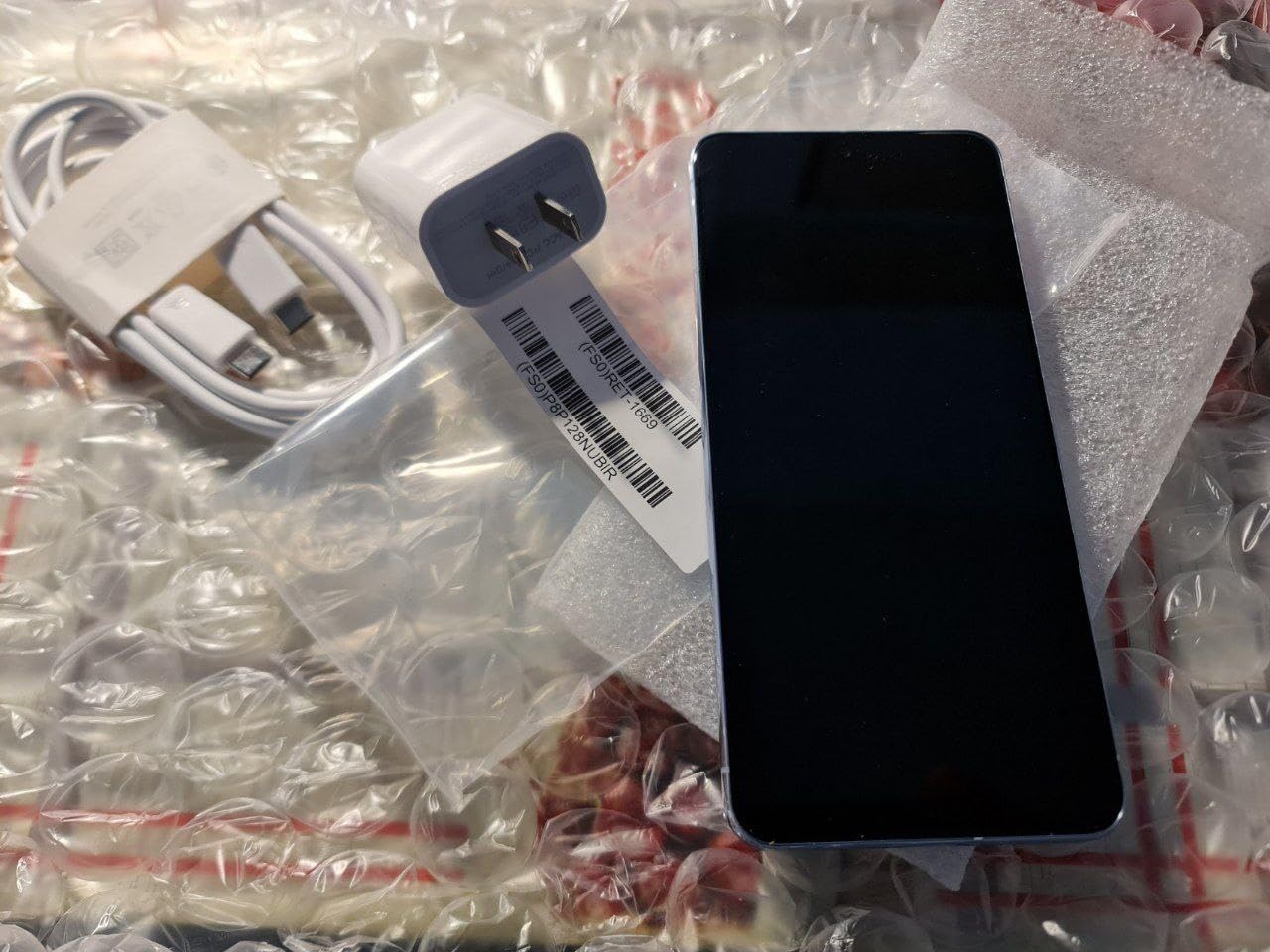 Google Pixel 8 Pro - Unlocked Android Smartphone with Telephoto Lens and Super Actua Display - 24-Hour Battery - Obsidian - 256 GB (Renewed) - Customer Photo 1