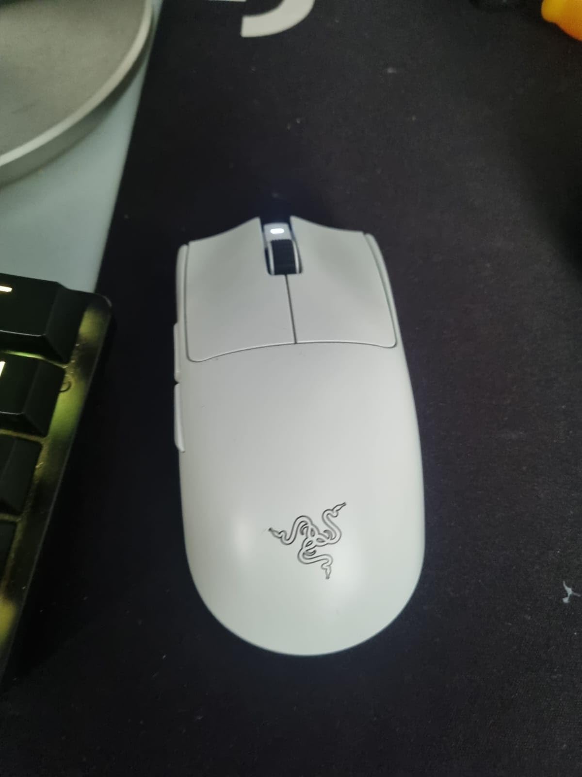 Razer Viper V3 Pro Wireless Esports Gaming Mouse: Symmetrical - 54g Lightweight - 8K Polling - 35K DPI Optical Sensor - Gen3 Optical Switches - 8 Programmable Buttons - 95 Hr Battery - Black - Customer Photo 1