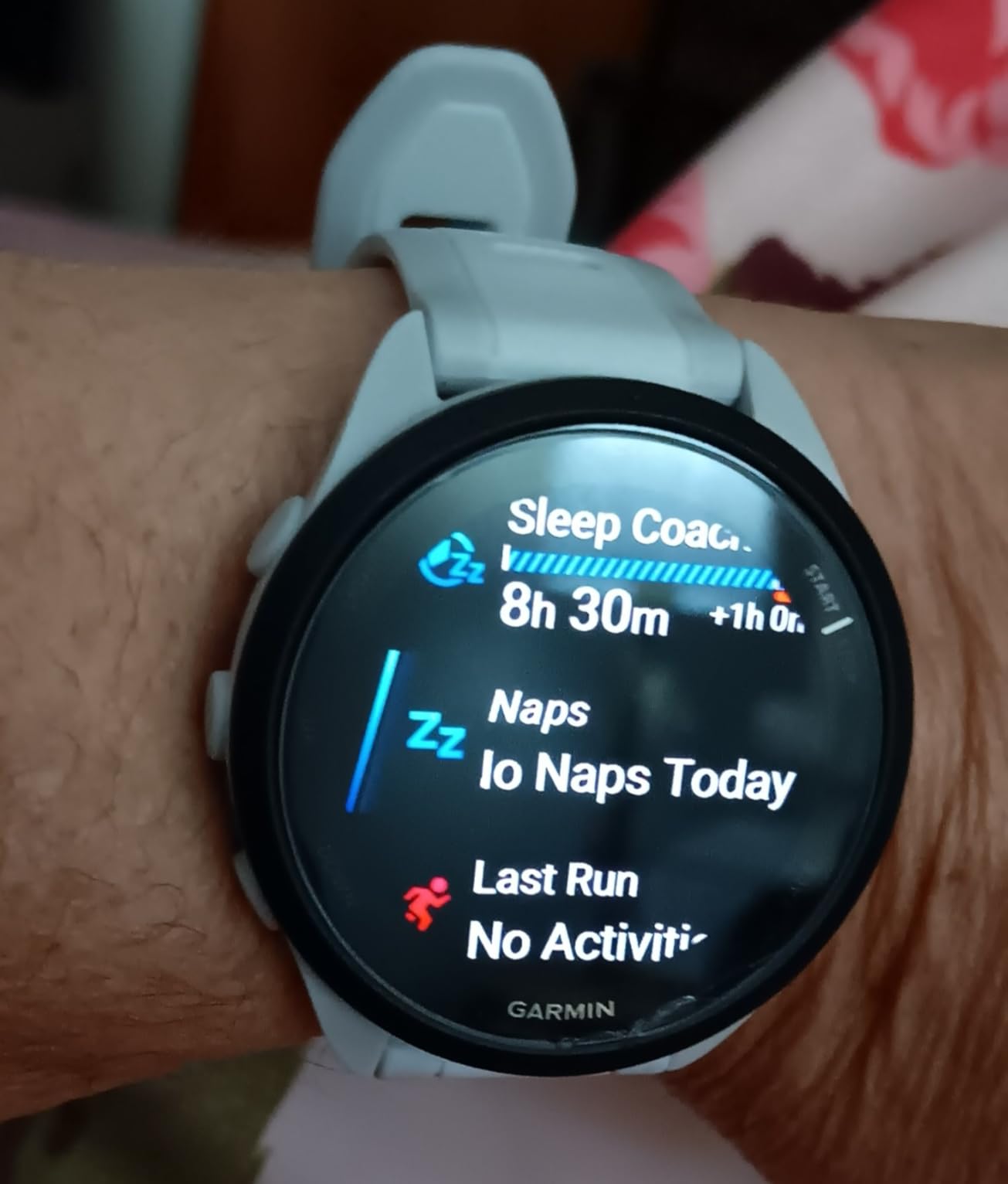 Garmin Forerunner 165 Music, Running Smartwatch, Colorful AMOLED Display, Training Metrics and Recovery Insights, Music on Your Wrist, Whitestone - Customer Photo 2