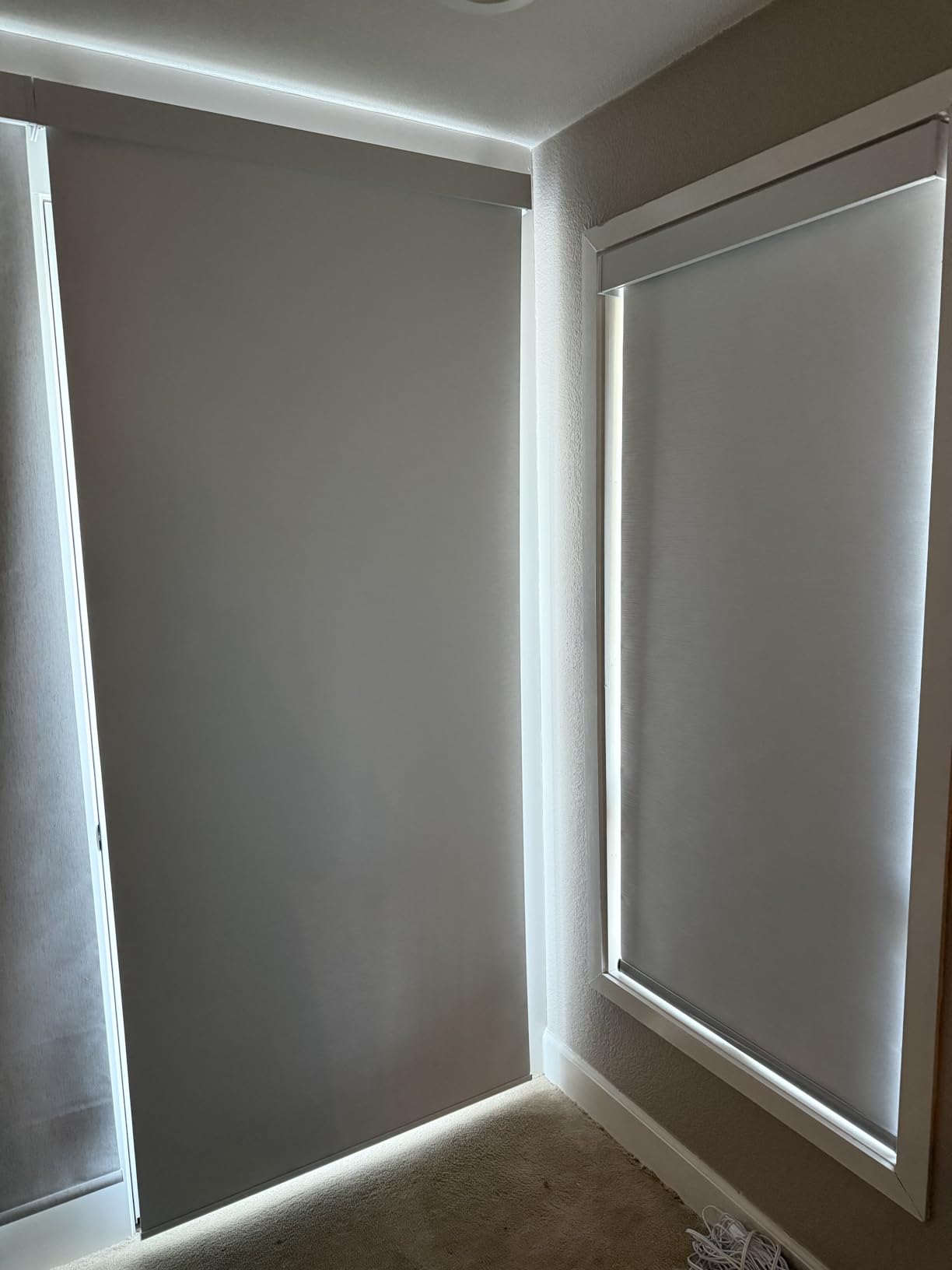 Bringnox Motorized Blinds with Remote,100% Blackout Smart Roller Blinds Compatible with Apple Homekit Google Home and Alexa Via HUB,and Customized(Linen Stone-01) - Customer Photo 1