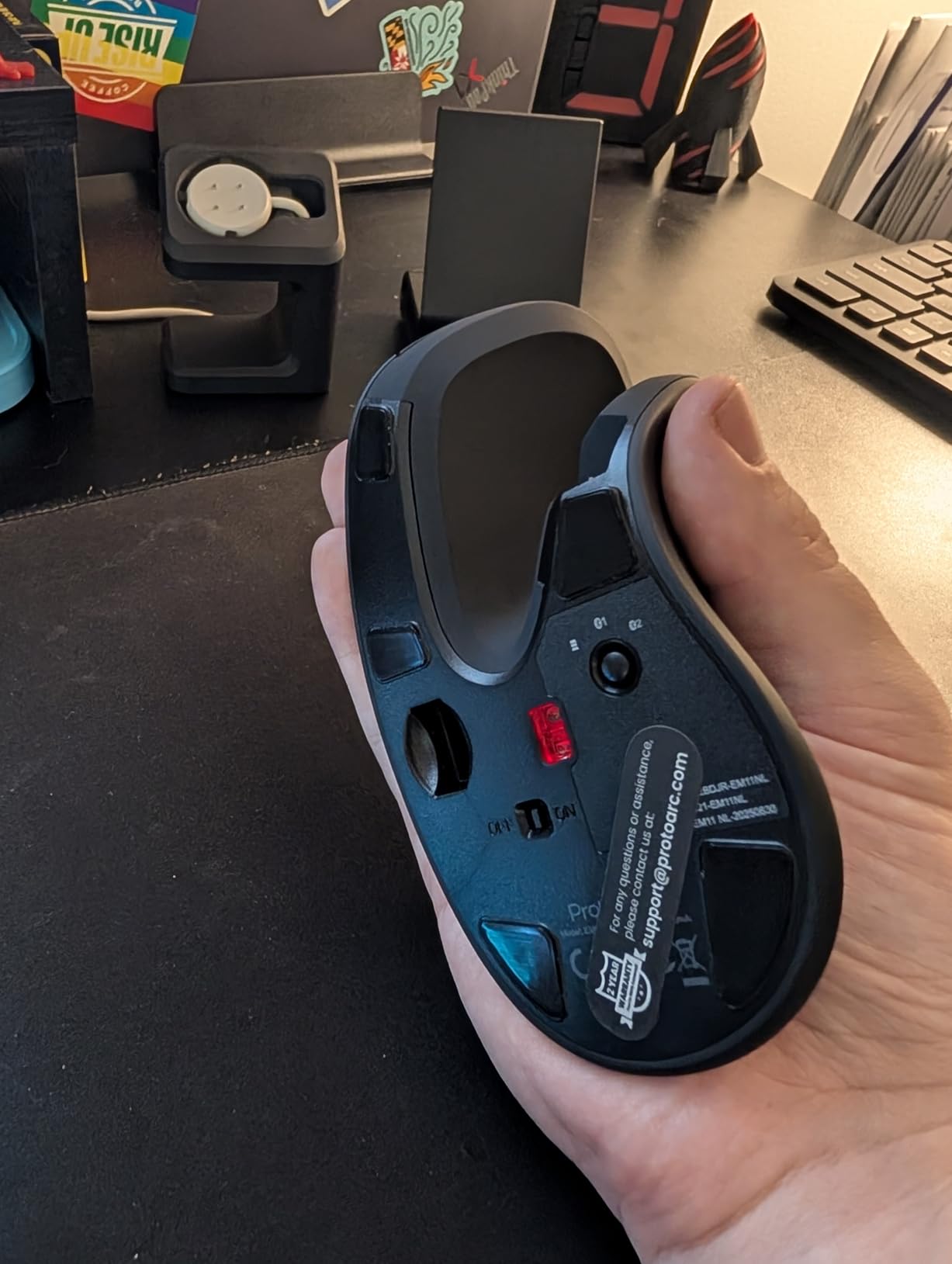 ProtoArc Ergonomic Mouse, EM11 NL Bluetooth Rechargeable Wireless Vertical Mouse, 3 Multi-Device Connectivity for Computer/PC/Laptop, 2.4GHz Optical Mice for Windows, Mac OS, Black Customer Review ProtoArc Ergonomic Mouse, EM11 NL Bluetooth Rechargeable Wireless Vertical Mouse, 3 Multi-Device Connectivity for Computer/PC/Laptop, 2.4GHz Optical Mice for Windows, Mac OS, Black - Customer Photo 1