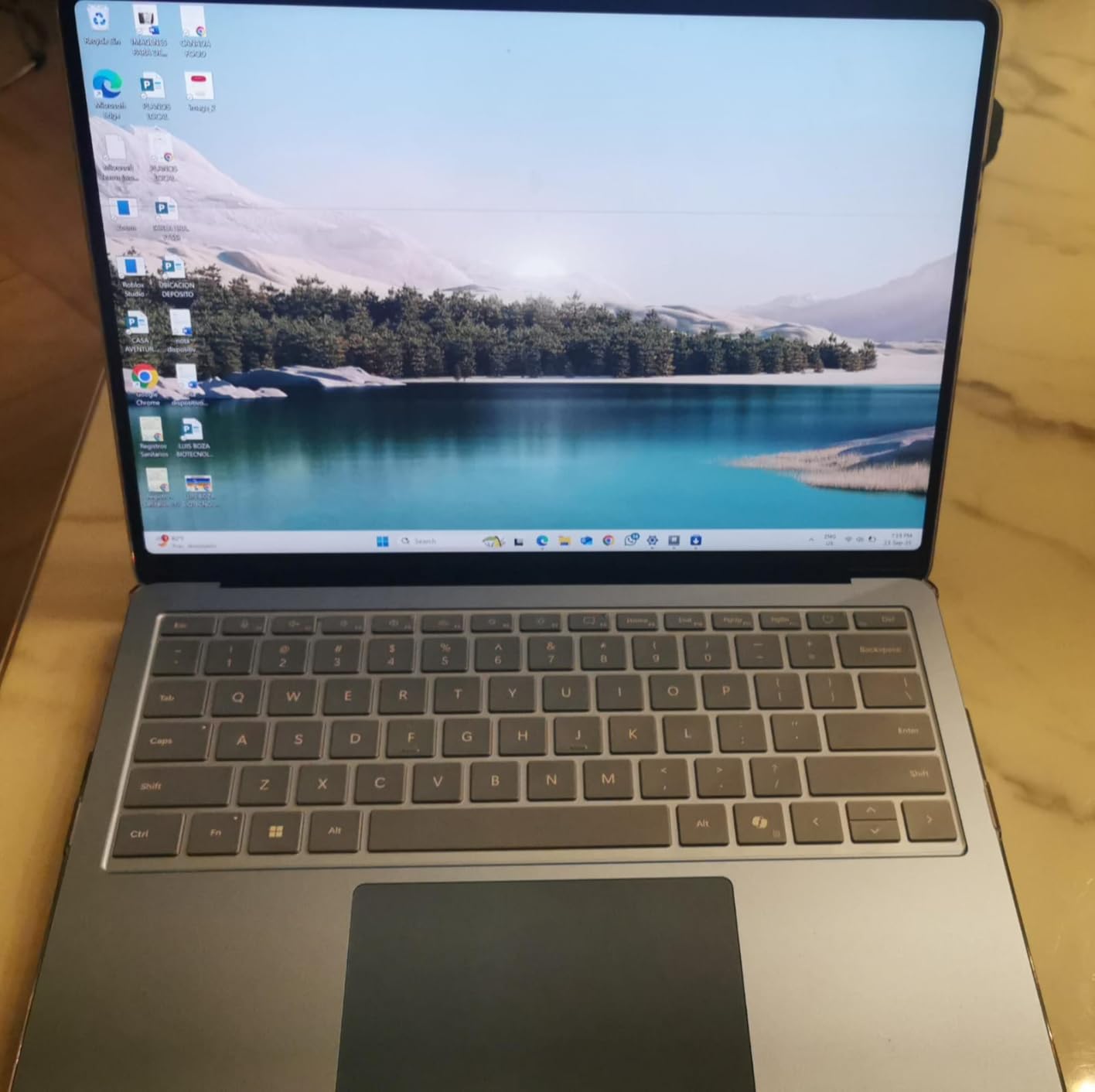 Microsoft Surface Laptop (2024), Windows 11 Copilot+ PC, 13.8 Microsoft Surface Laptop (2024), Windows 11 Copilot+ PC, 13.8