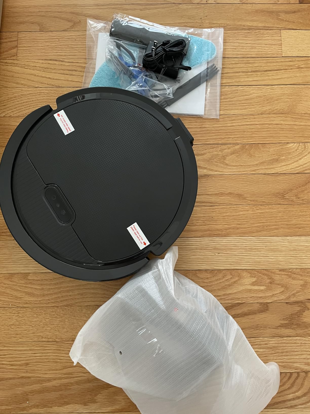 Pureatic V3 3 in 1 Robot Vacuum and Mop with 5000Pa Suction Power, Work with 2.4GWifi/ Alexa/App/, Self-Charging Vacuum Cleaner, Tangle-Free, Ideal for Pet Hair,Carpet and Hard Floor Customer Review Pureatic V3 3 in 1 Robot Vacuum and Mop with 5000Pa Suction Power, Work with 2.4GWifi/ Alexa/App/, Self-Charging Vacuum Cleaner, Tangle-Free, Ideal for Pet Hair,Carpet and Hard Floor - Customer Photo 2
