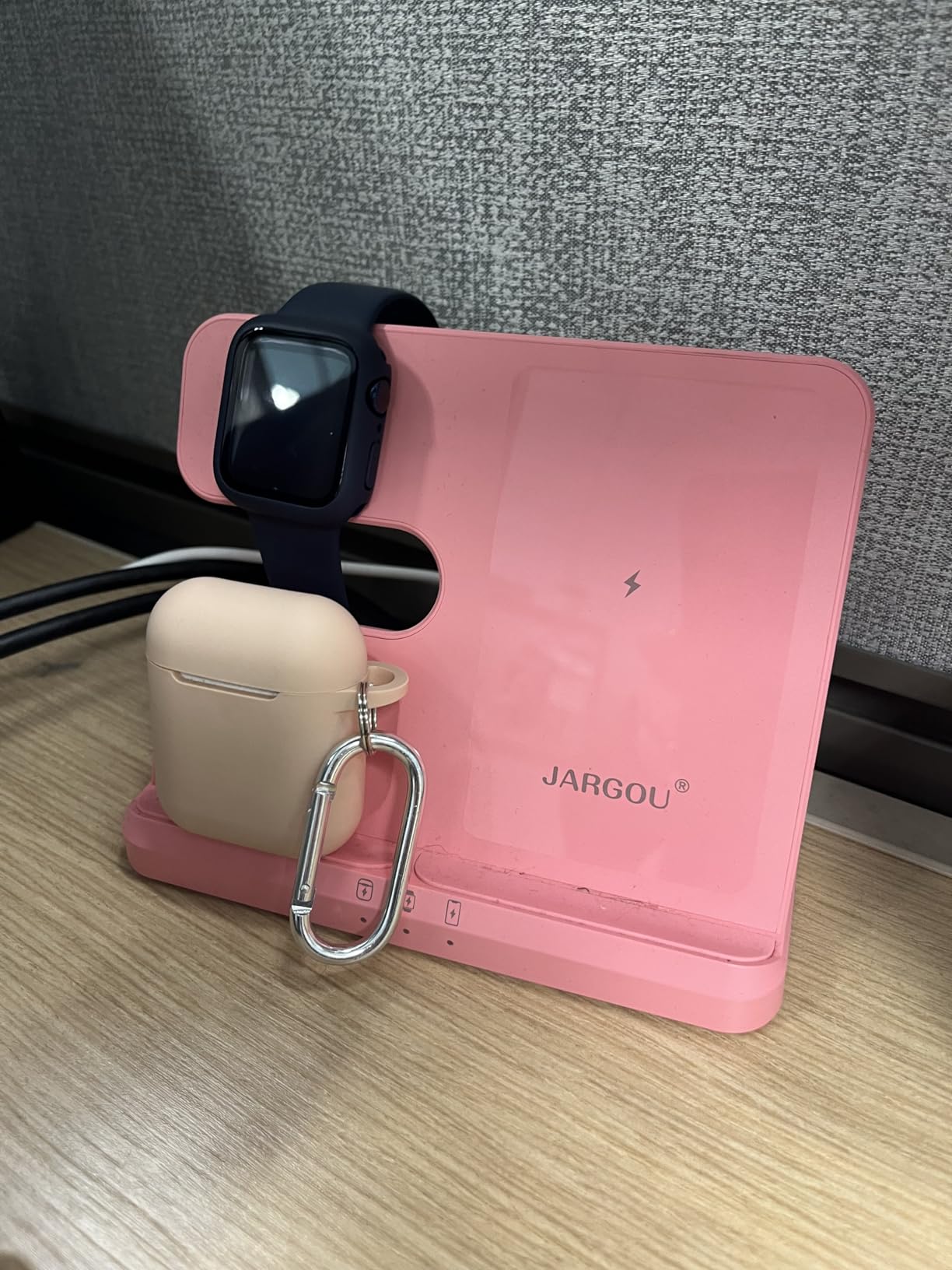 JARGOU 3 in 1 Charging Station for Apple Wireless Charger for iPhone 17 16e 16 15 14 13 12 11 X 8 & for iWatch Charger Wireless Charging Station for Multiple Devices for AirPods 2/3/4/Pro/Pro 2/Pro 3 Customer Review JARGOU 3 in 1 Charging Station for Apple Wireless Charger for iPhone 17 16e 16 15 14 13 12 11 X 8 & for iWatch Charger Wireless Charging Station for Multiple Devices for AirPods 2/3/4/Pro/Pro 2/Pro 3 - Customer Photo 1